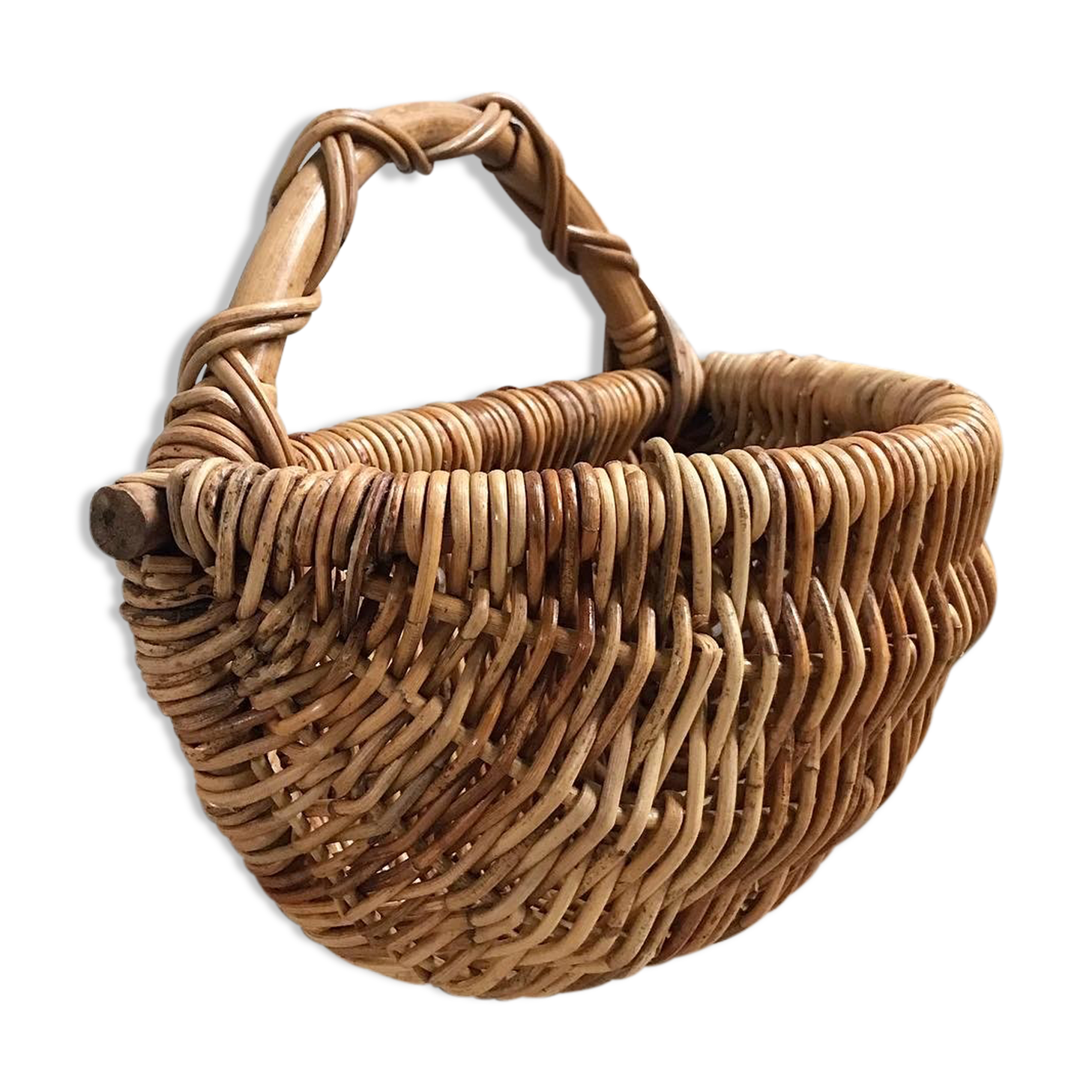 Rattan wall basket