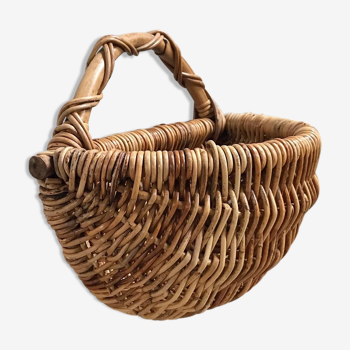 Rattan wall basket