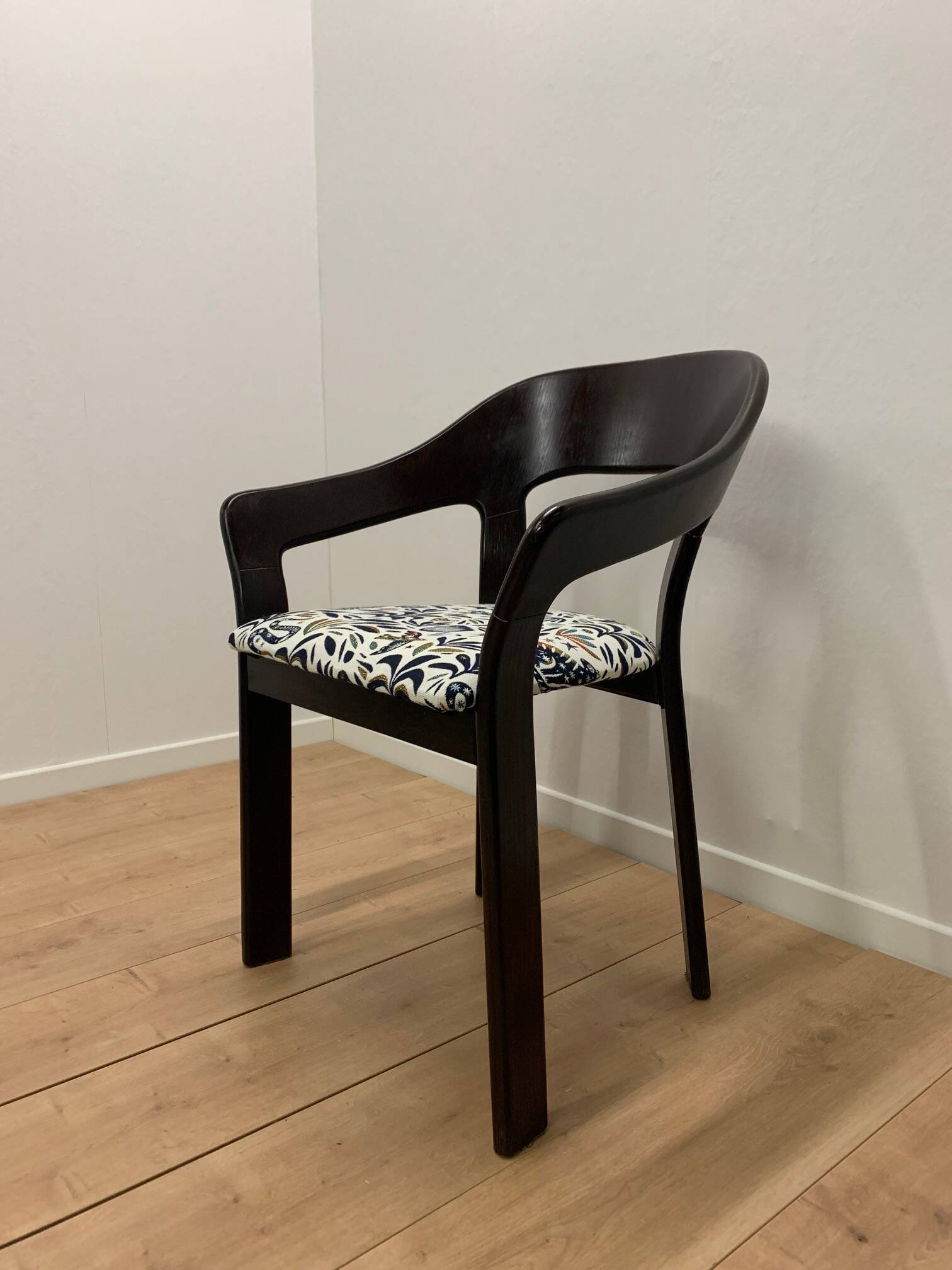 Set of 4 vintage wooden and fabric chairs, 1970