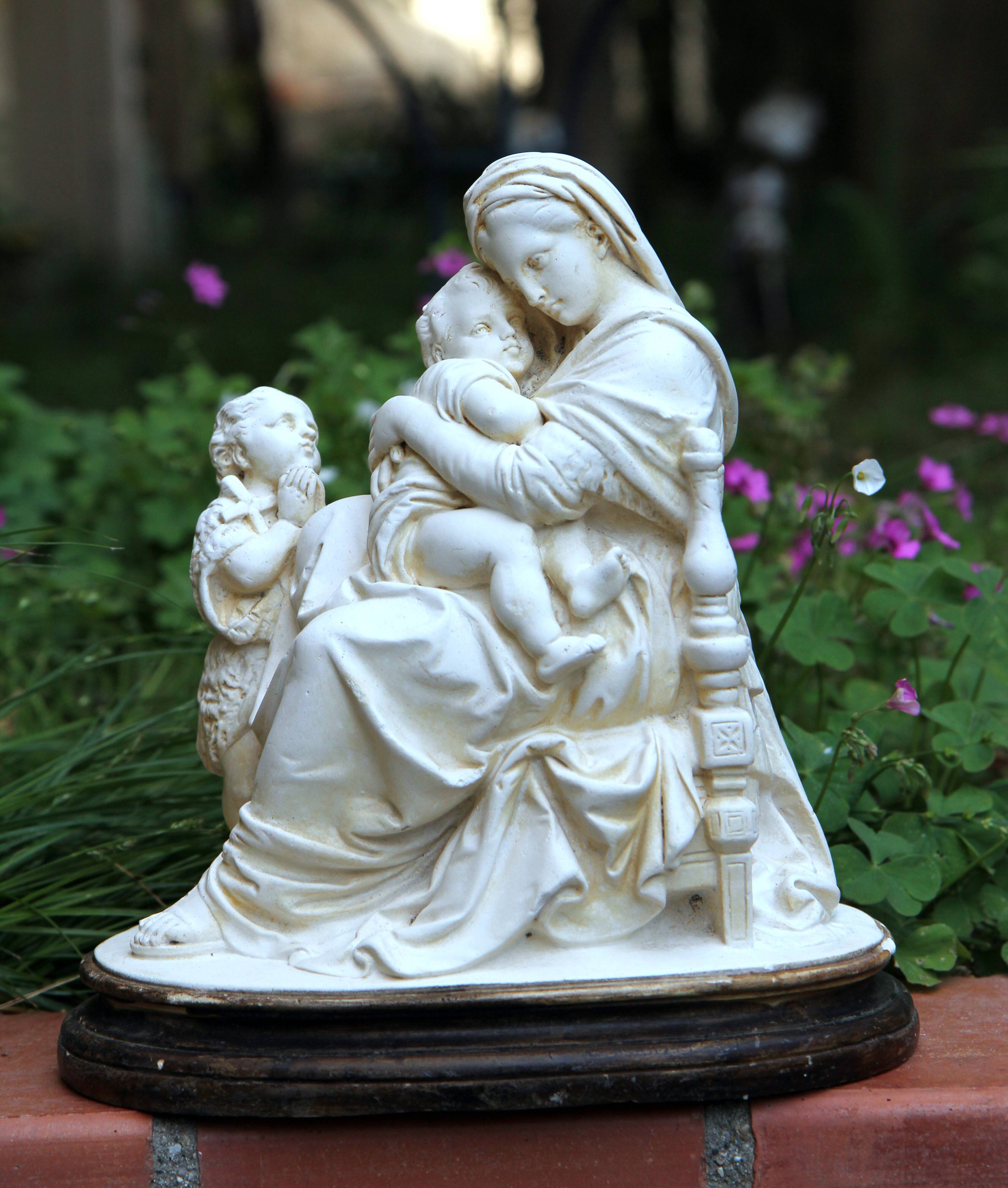 Religious statue plaster clay pipe Raphael Madonna / virgin