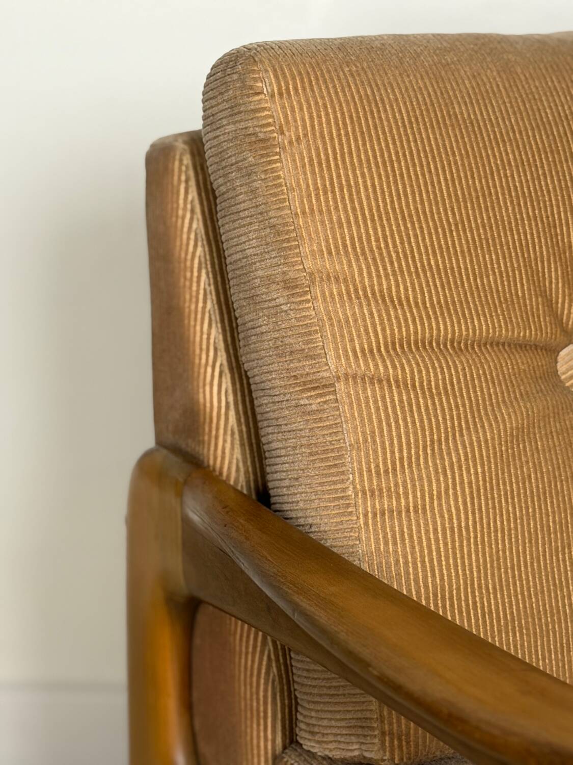 Vintage armchair – 1980s – Beige corduroy