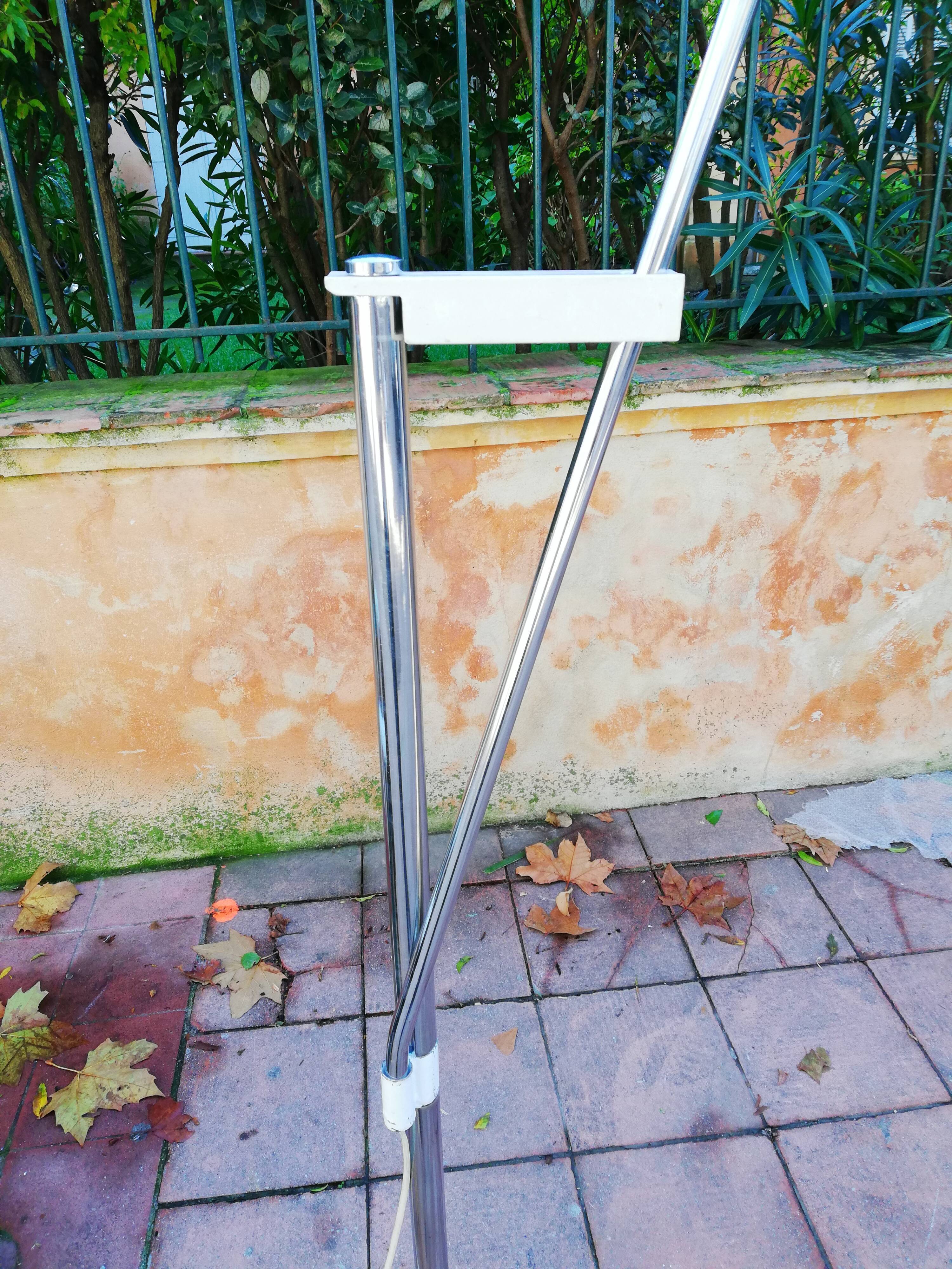 Italian Streetlight style "arc" a remote arm