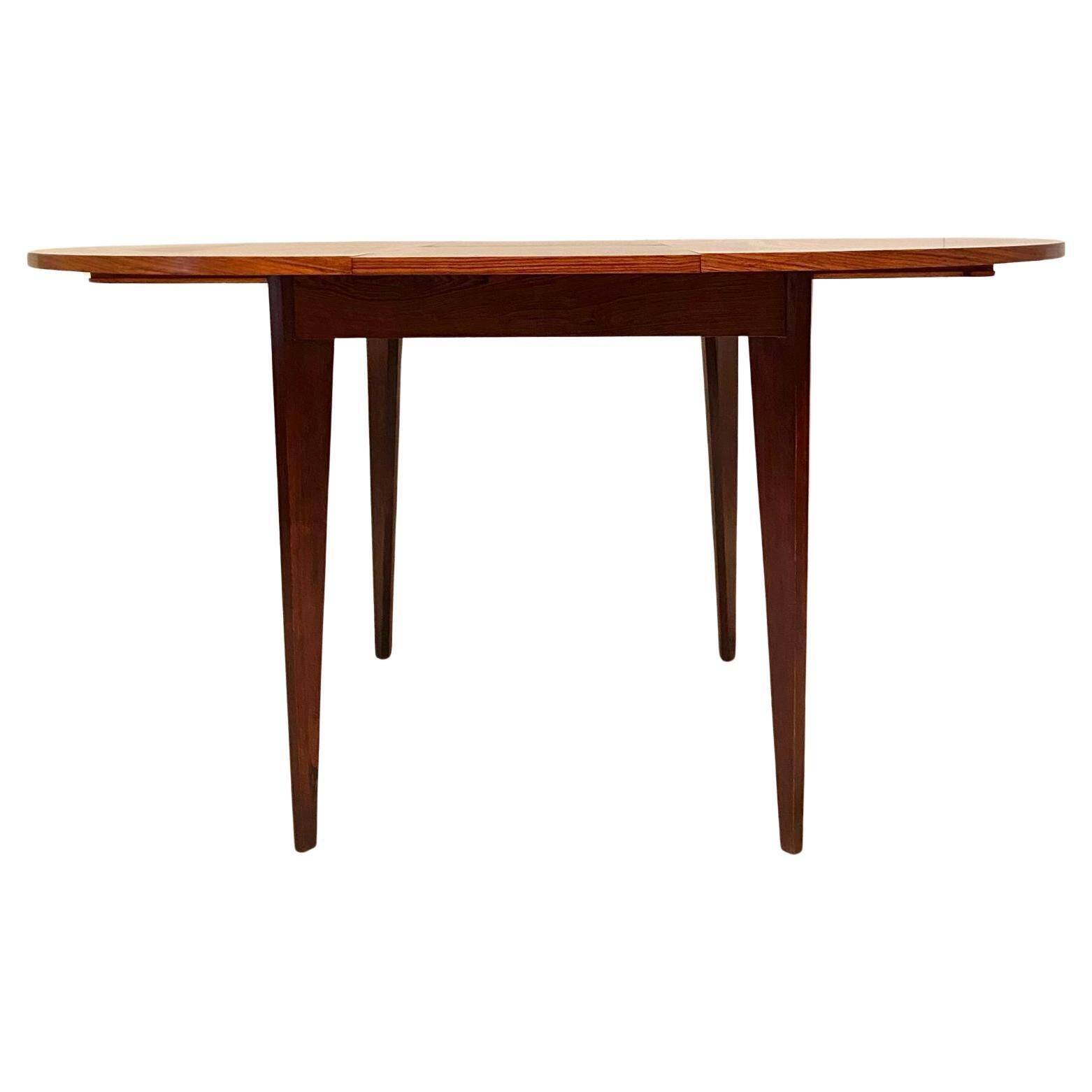 Mid Century Modern Italian Extendible Dining Table,  attributed to Vittorio Dassi, 1960 's