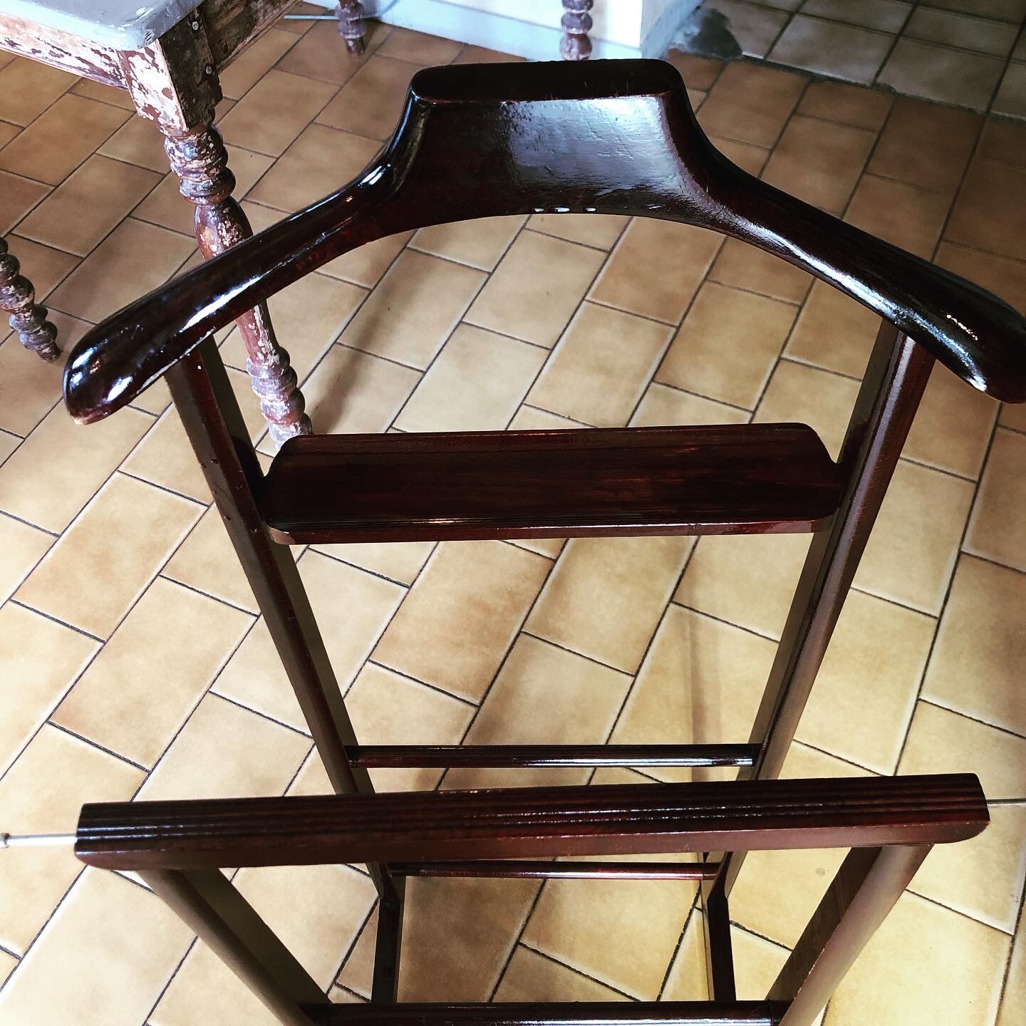 Mahogany Night Valet