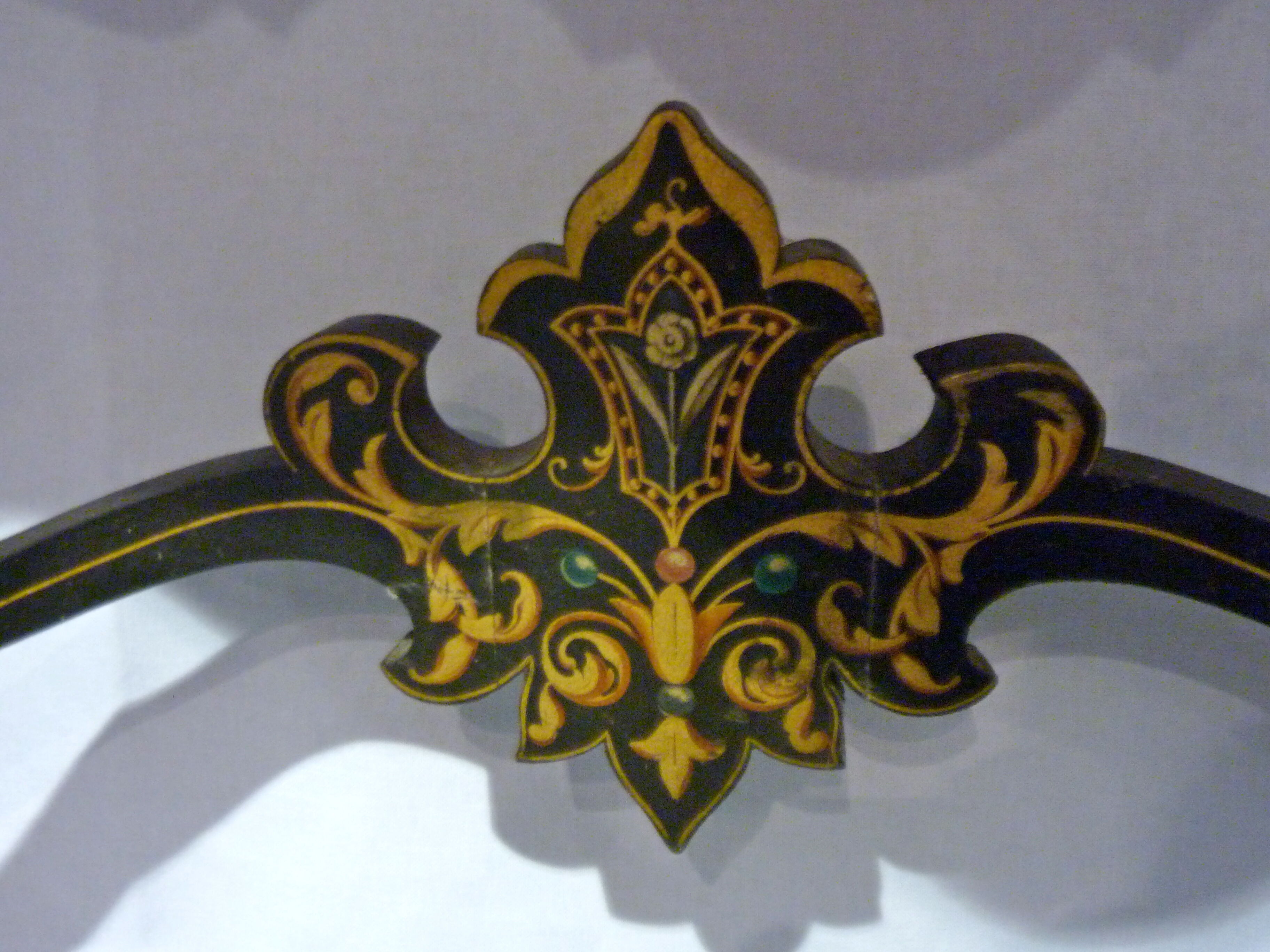 Console Napoleon III in blackened wood and golden flowers