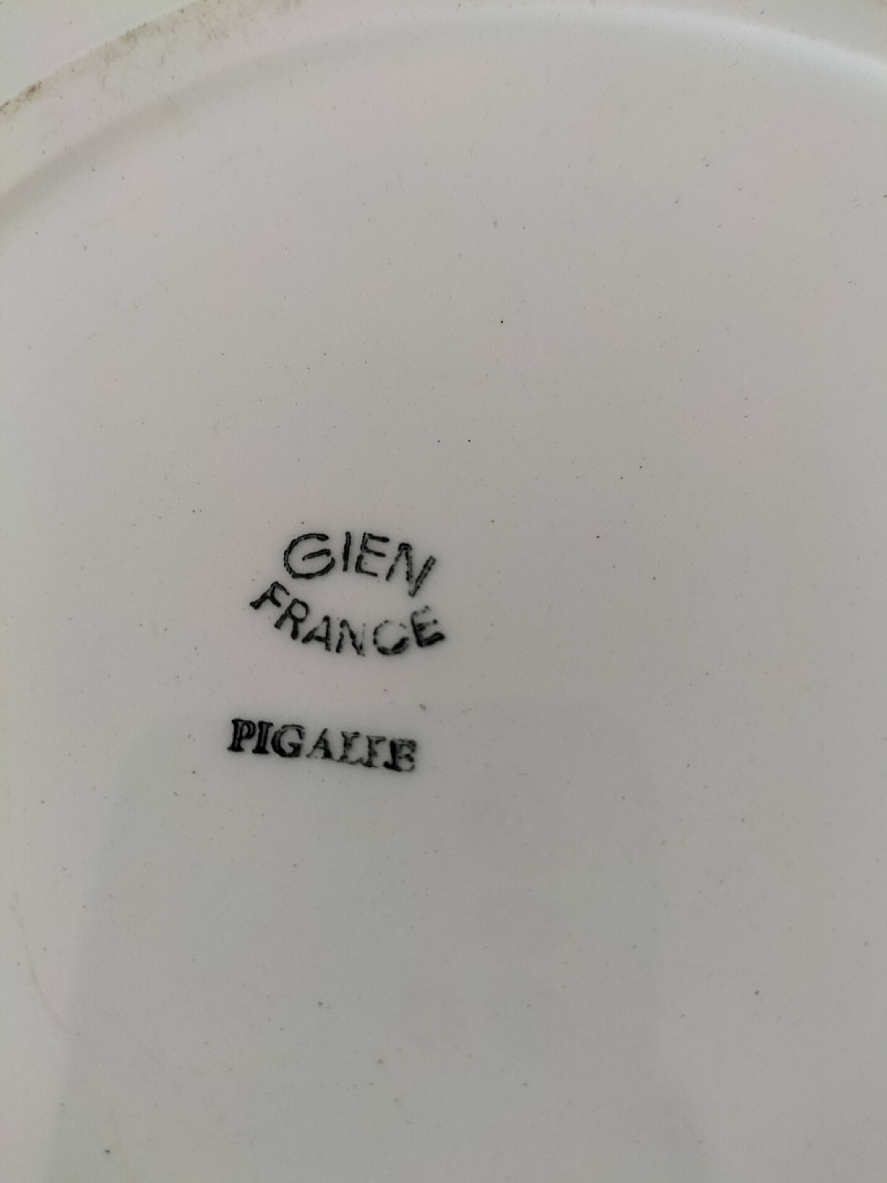 Gien France Pigalle model deep dish