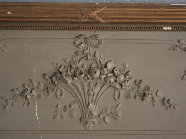 Louis XVI style in Golden stucco trumeau