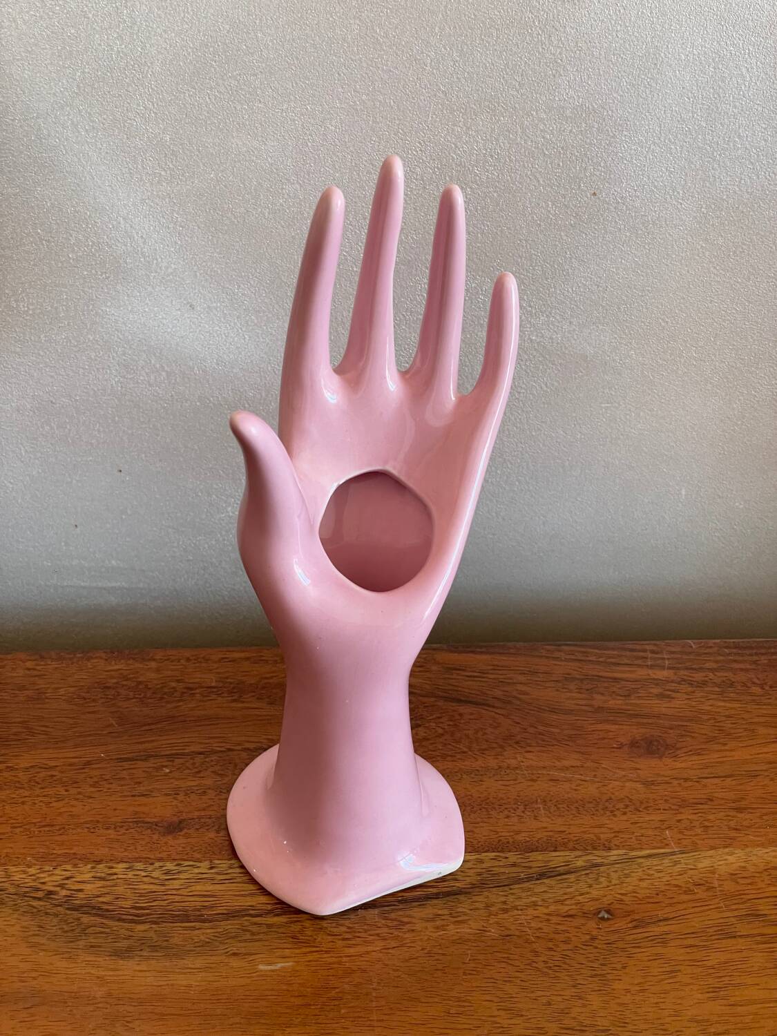 Hand jewelry holder