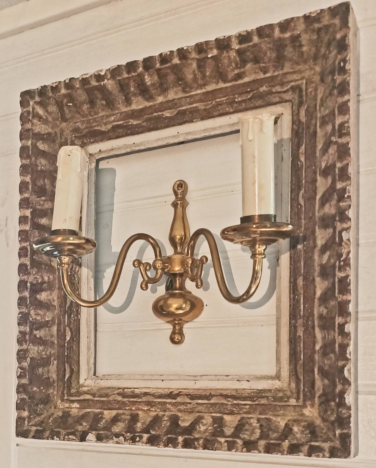 Brass wall light 2 bulbs