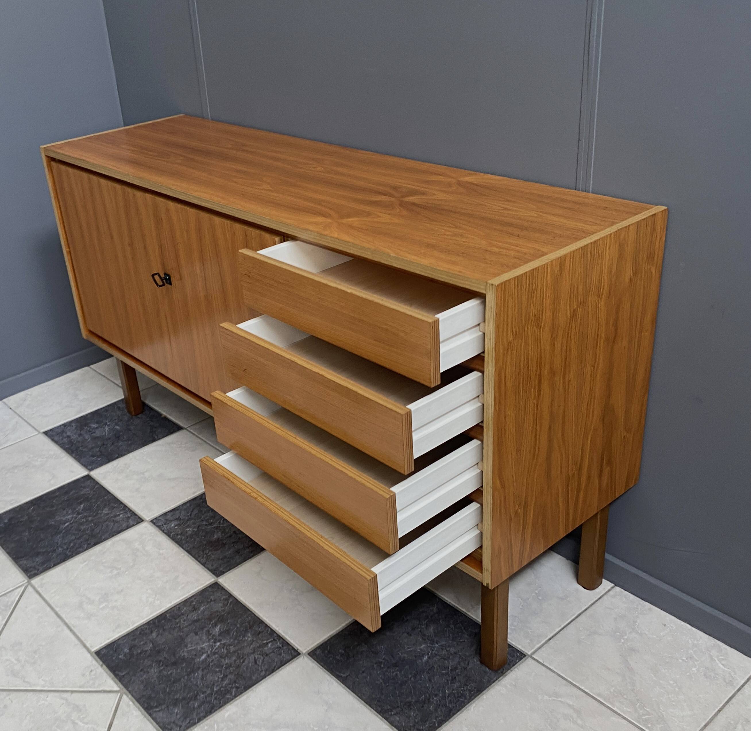 buffet en bois des années 1970