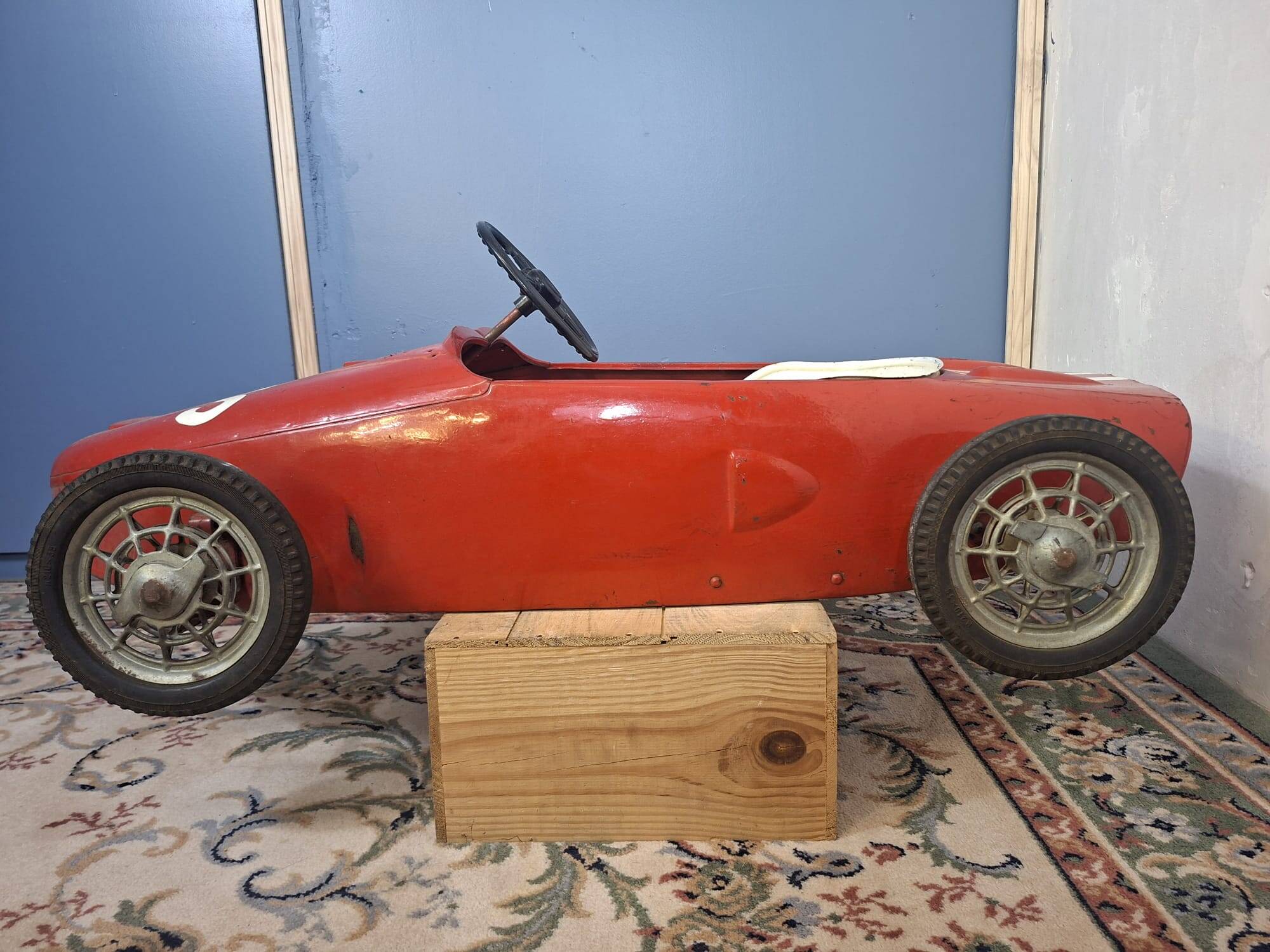 Pedal car