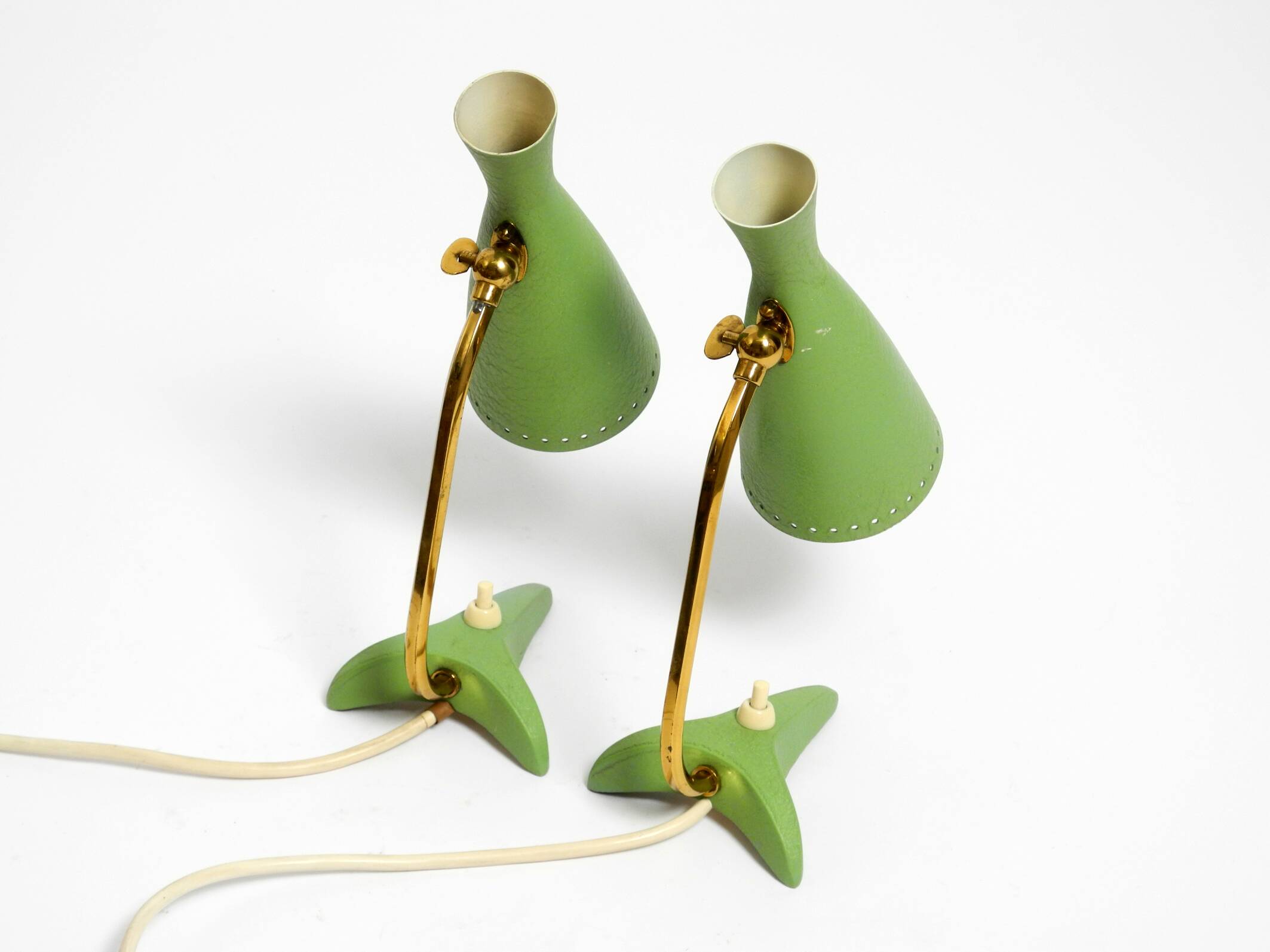 Pair of beautiful green Mid Century Modern Diabolo crow's foot table lamps