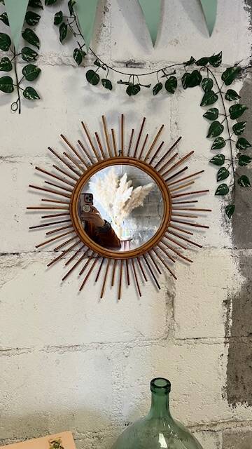 Miroir soleil vintage en rotin