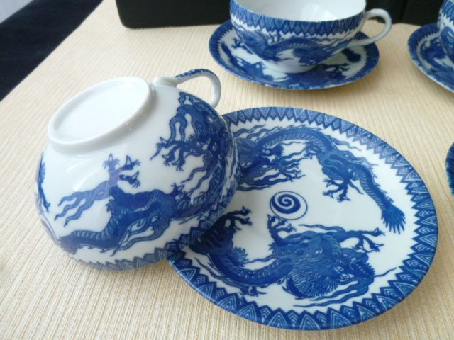 Set of 4 tea cups in Japanese Porcelain