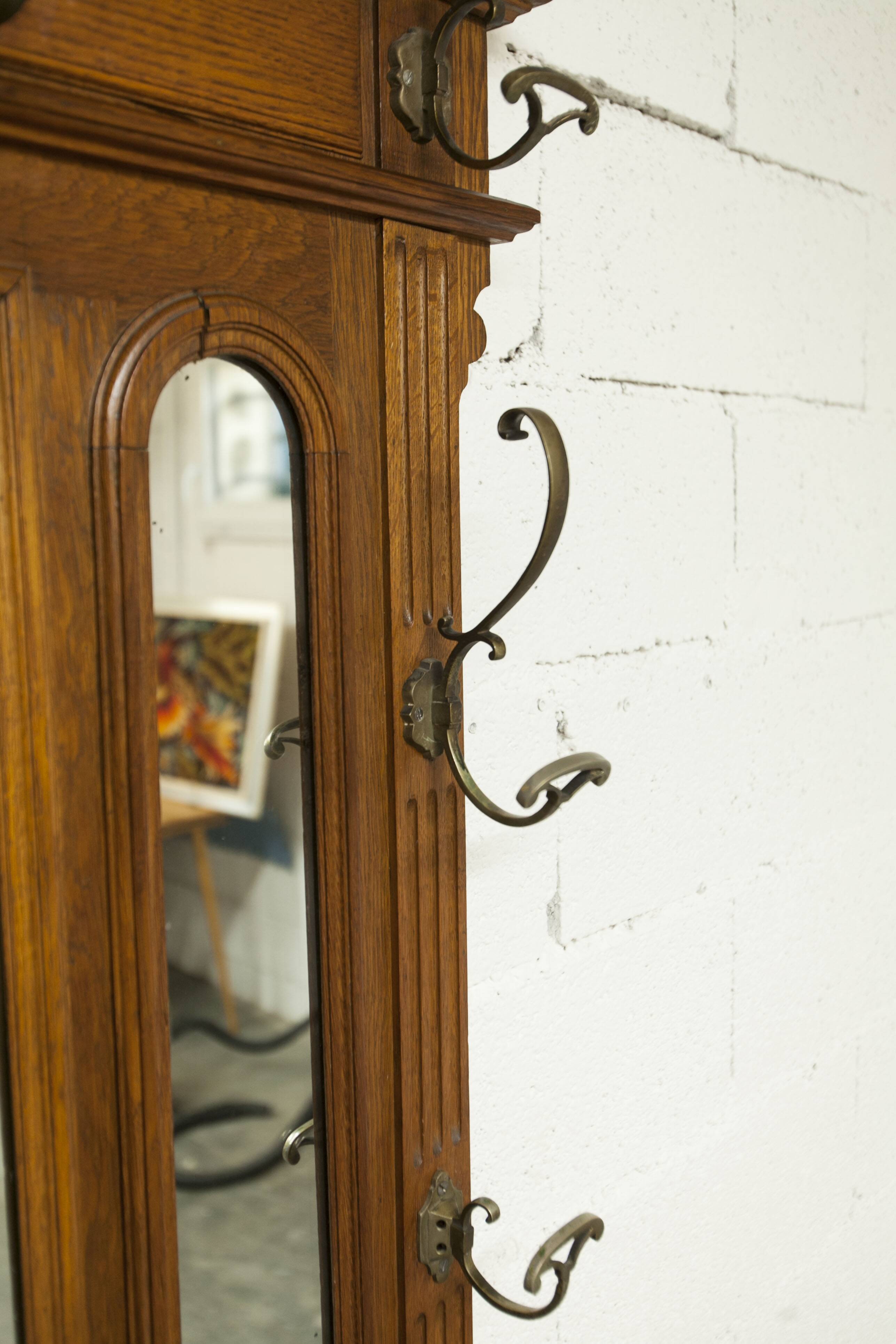 Vestiaire Napoléon III en noyer fin 19e, 3 miroirs, marbre
