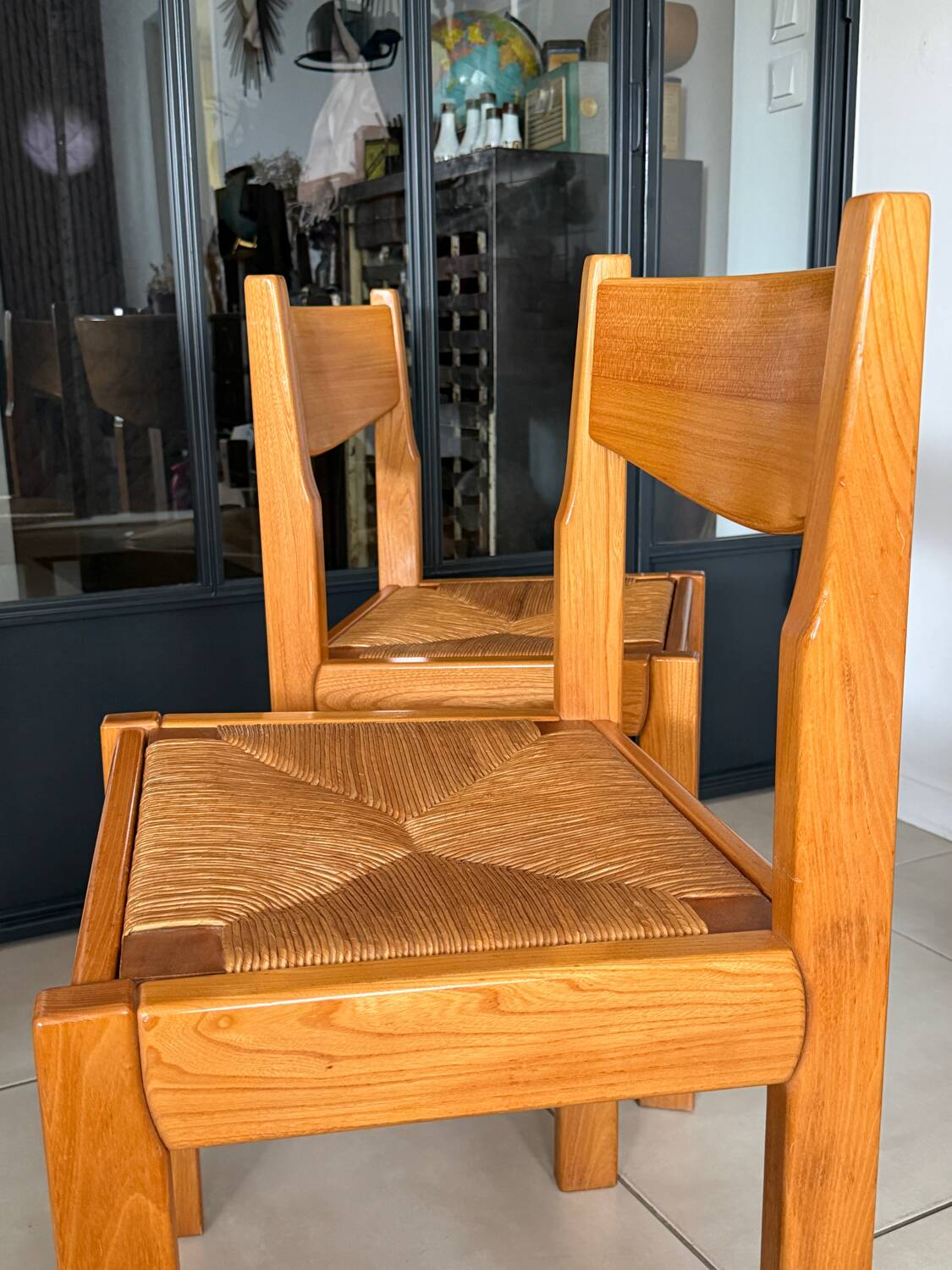 Pair of solid elm chairs with straw – Maison Regain, here