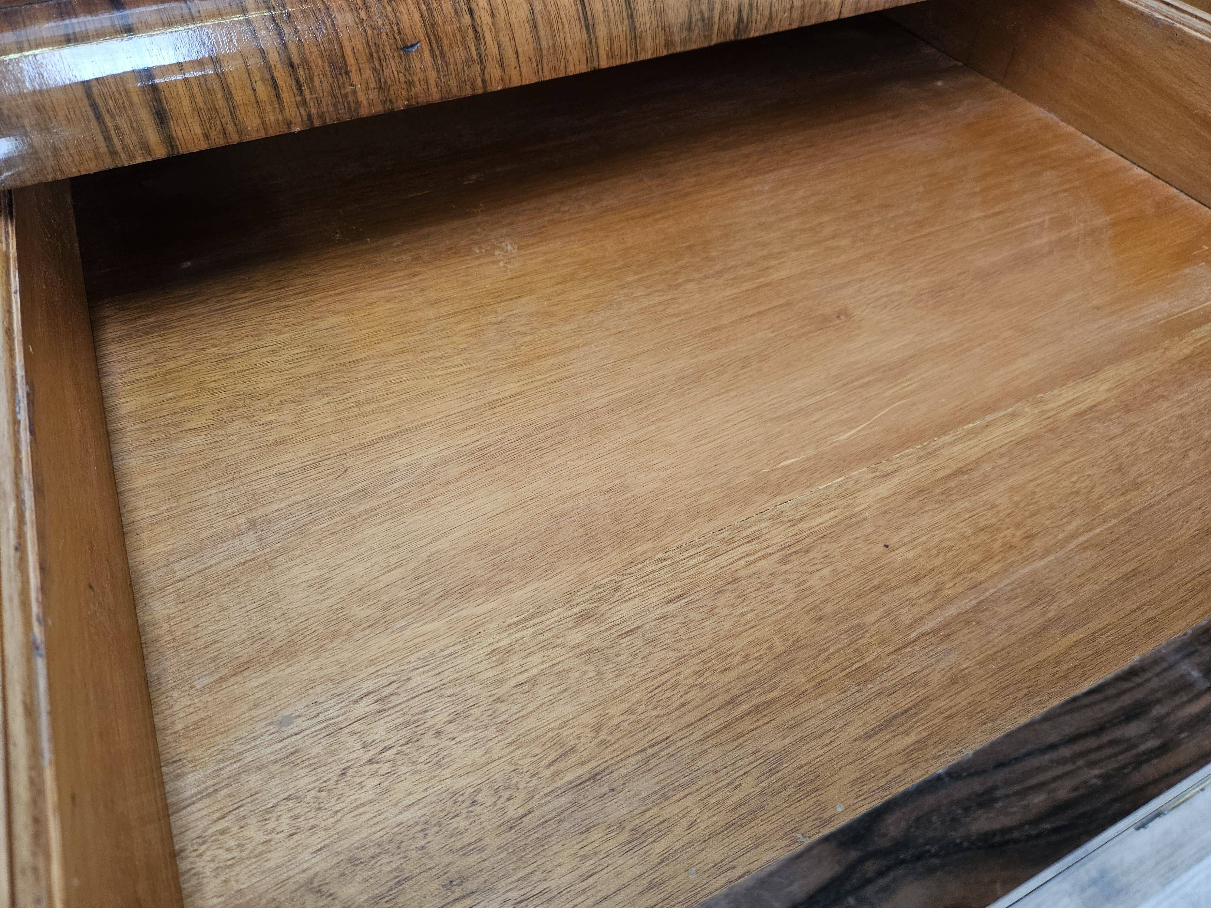 French Art Decò sideboard in walnut, 1940