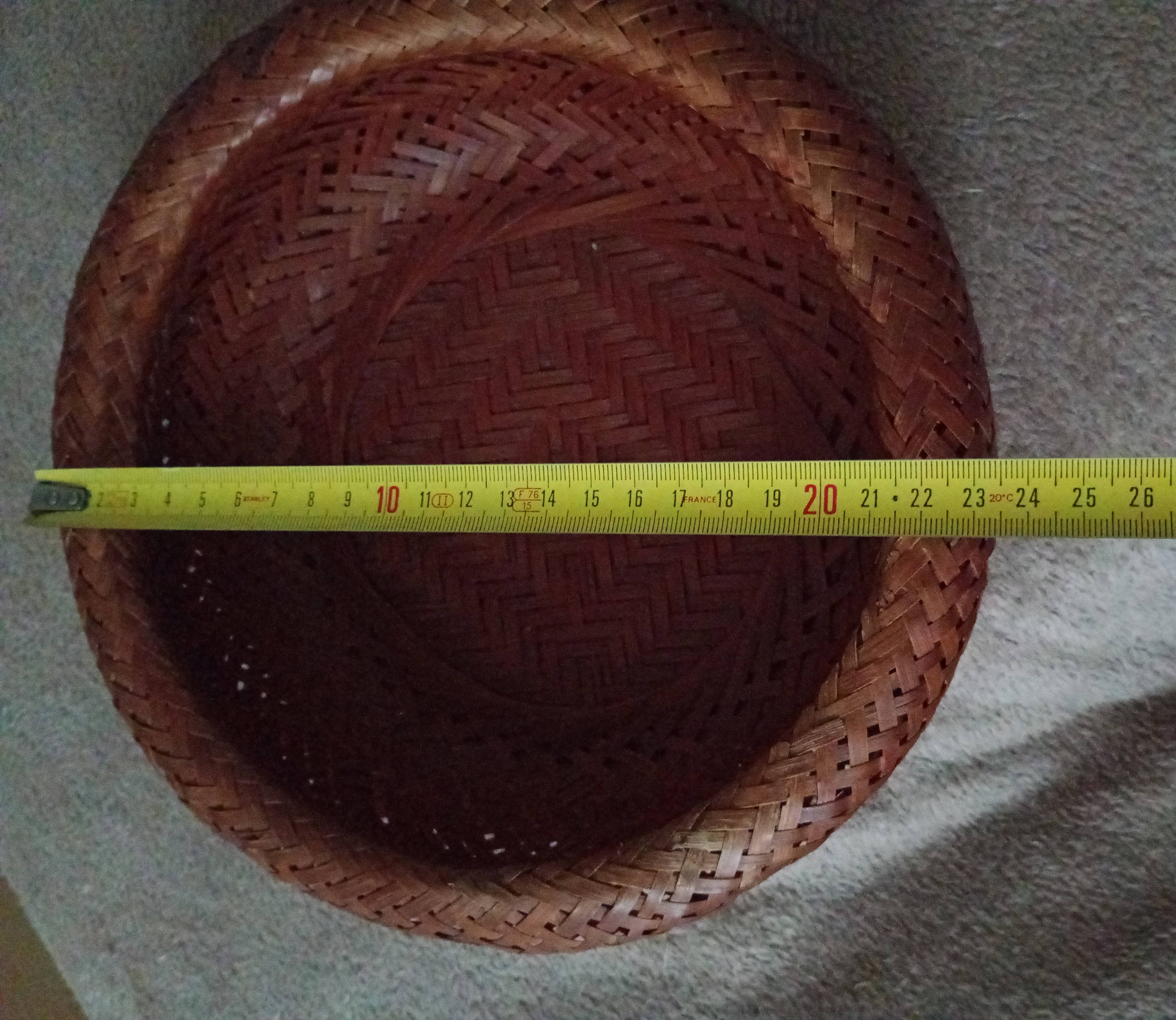 corbeille en bambou tressé