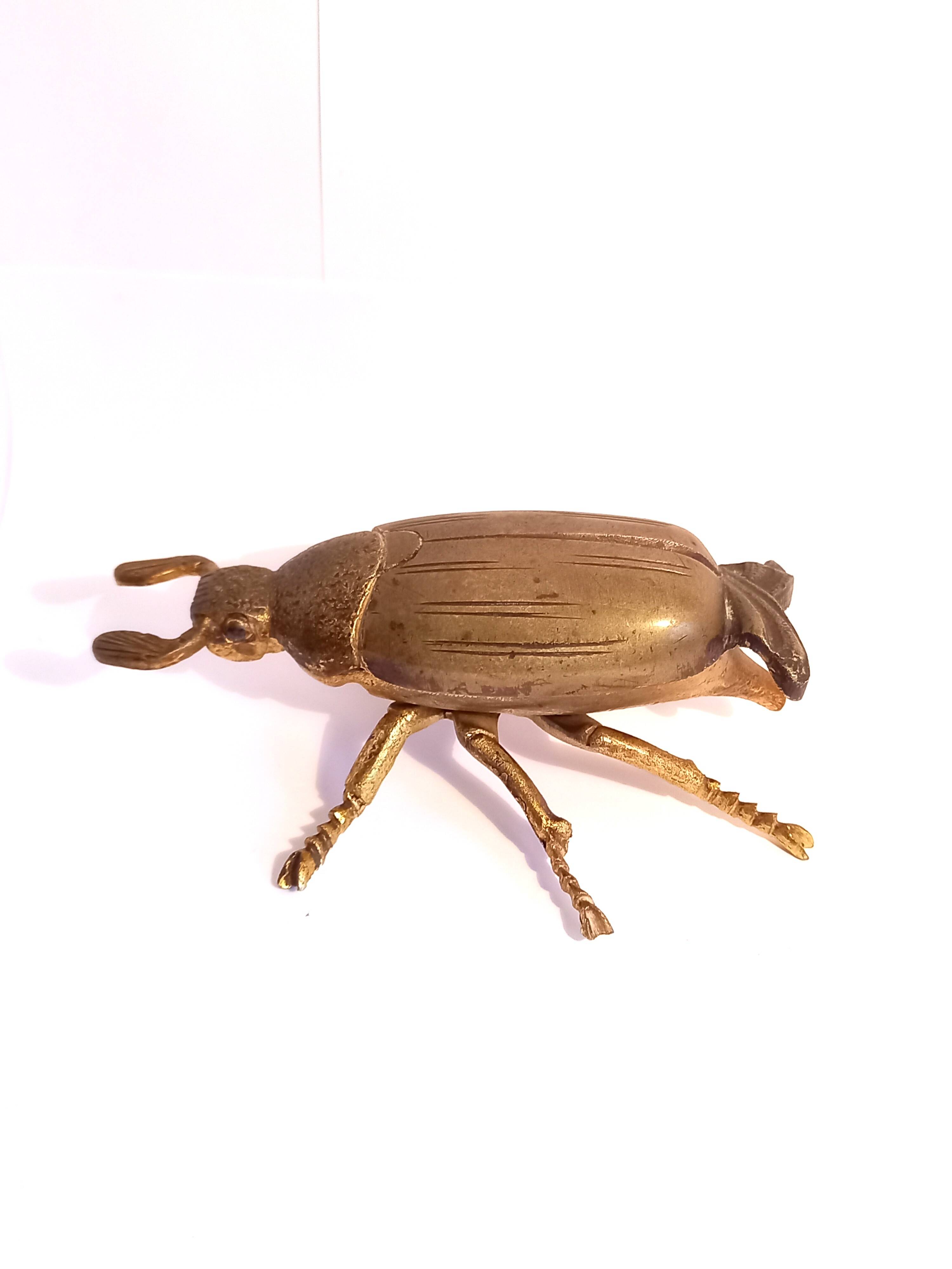 Ashtray with lid in the shape of a beetle in gilt bronze