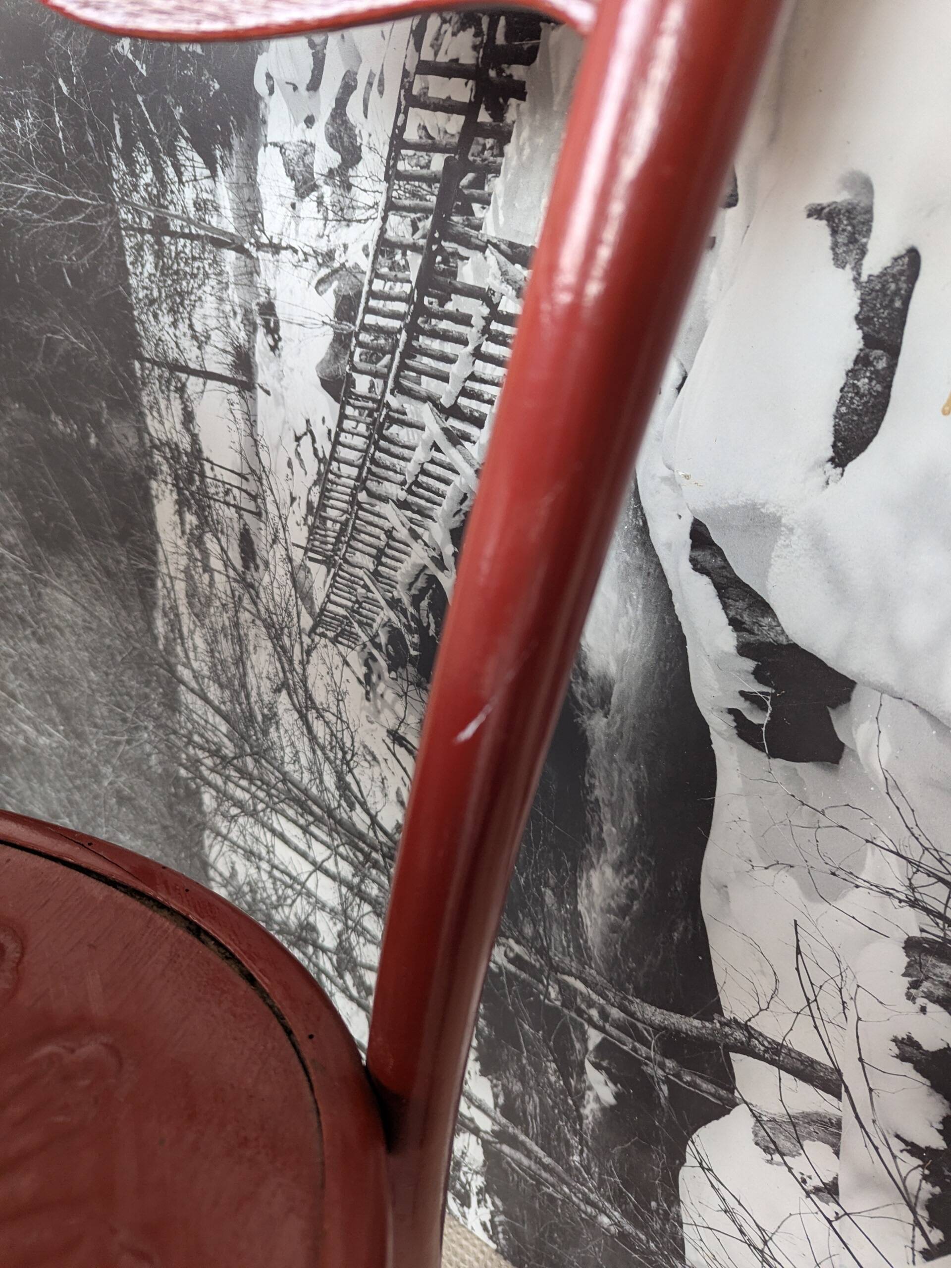 Set of 4 curved wooden bistro chairs Fischel