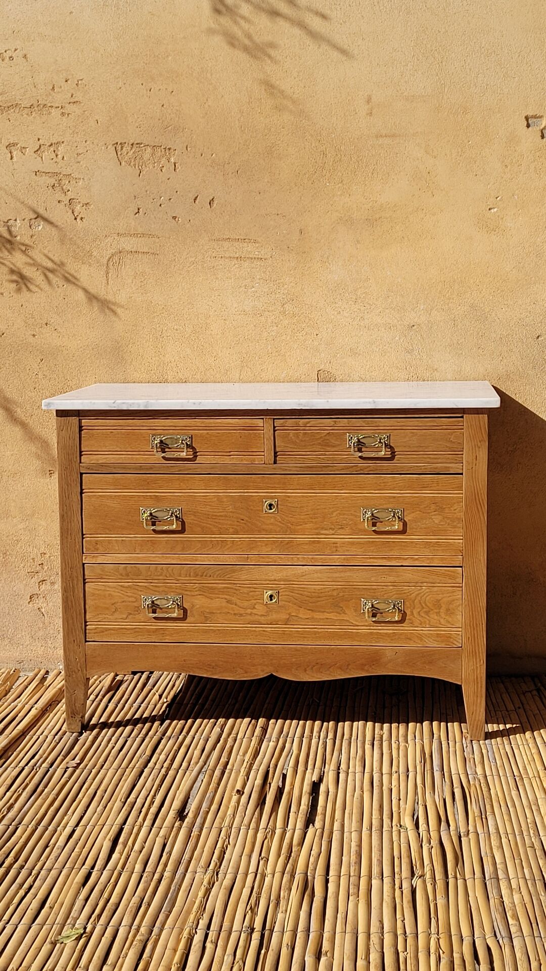 Commode ancienne en chêne avec marbre- rénovée