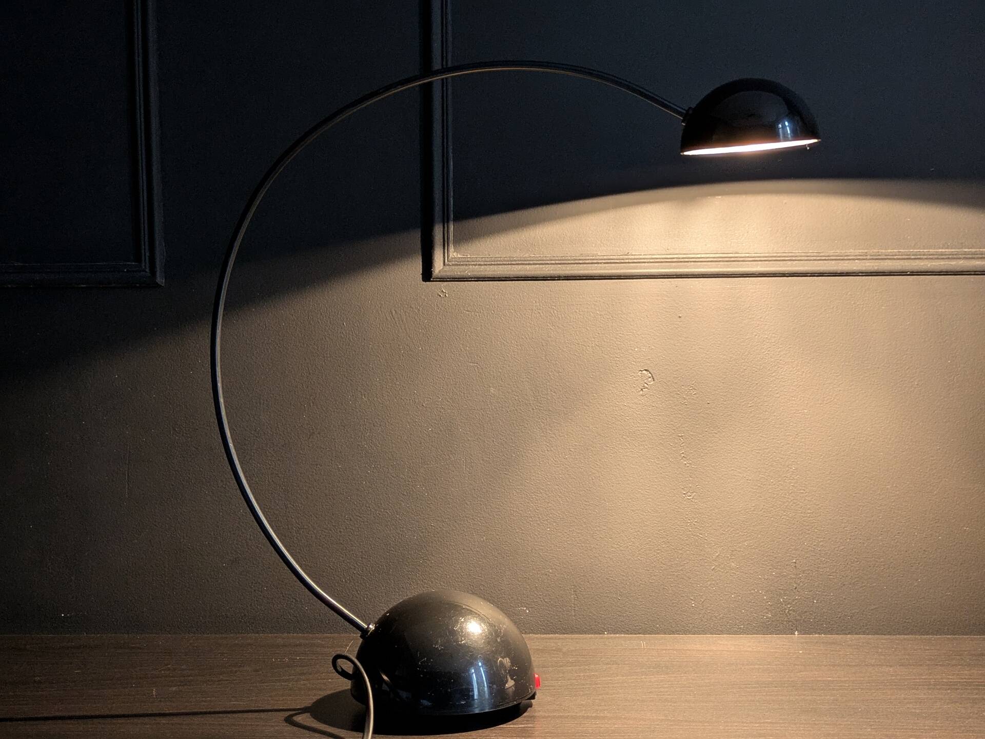 Vintage arched desk lamp by Lacri, Italian Space Age design (70s/80s)