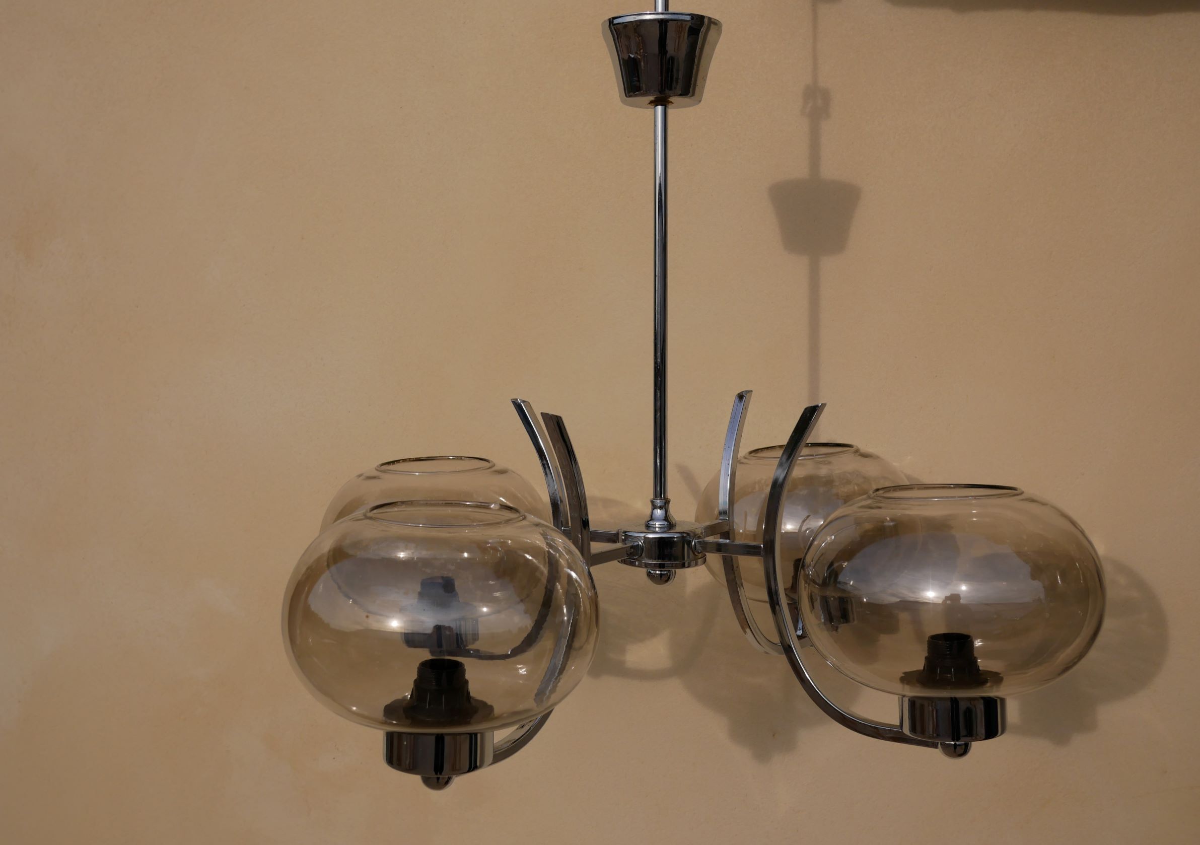 Chandelier 70s metal chrome with 4 glass globes