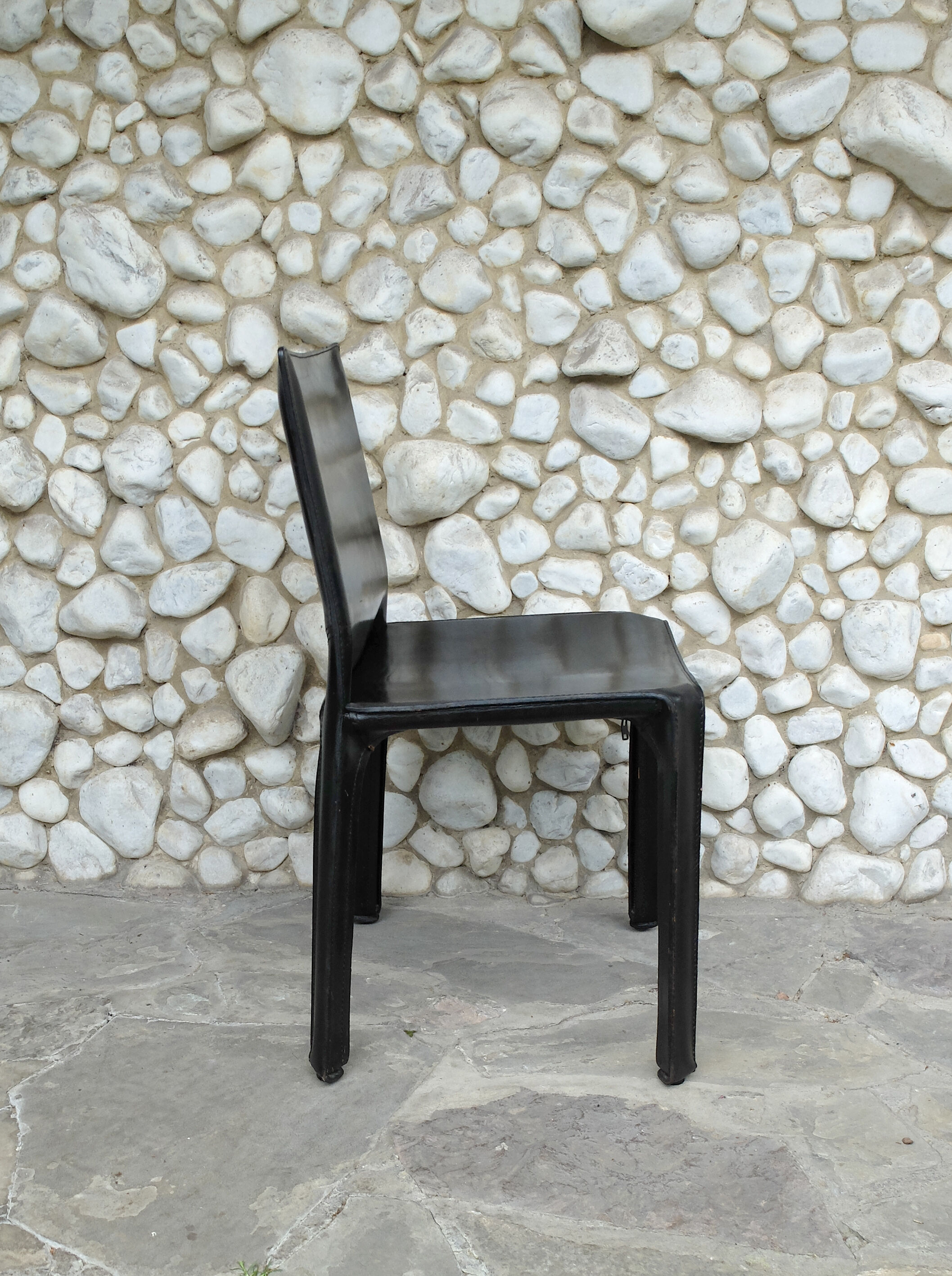 CAB 412 chair in black leather, Mario Bellini design for Cassina