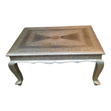 Table basse plaquée métal