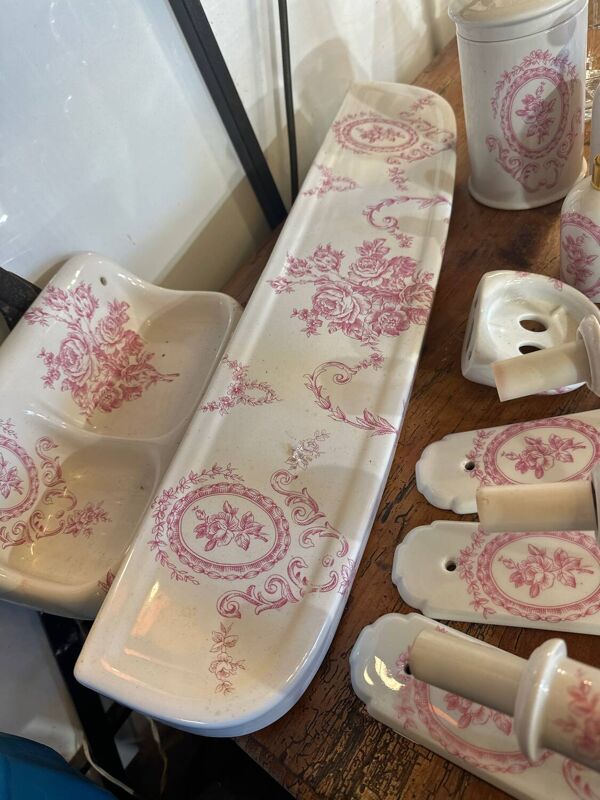 Nécessaire de salle de bain en porcelaine de Paris