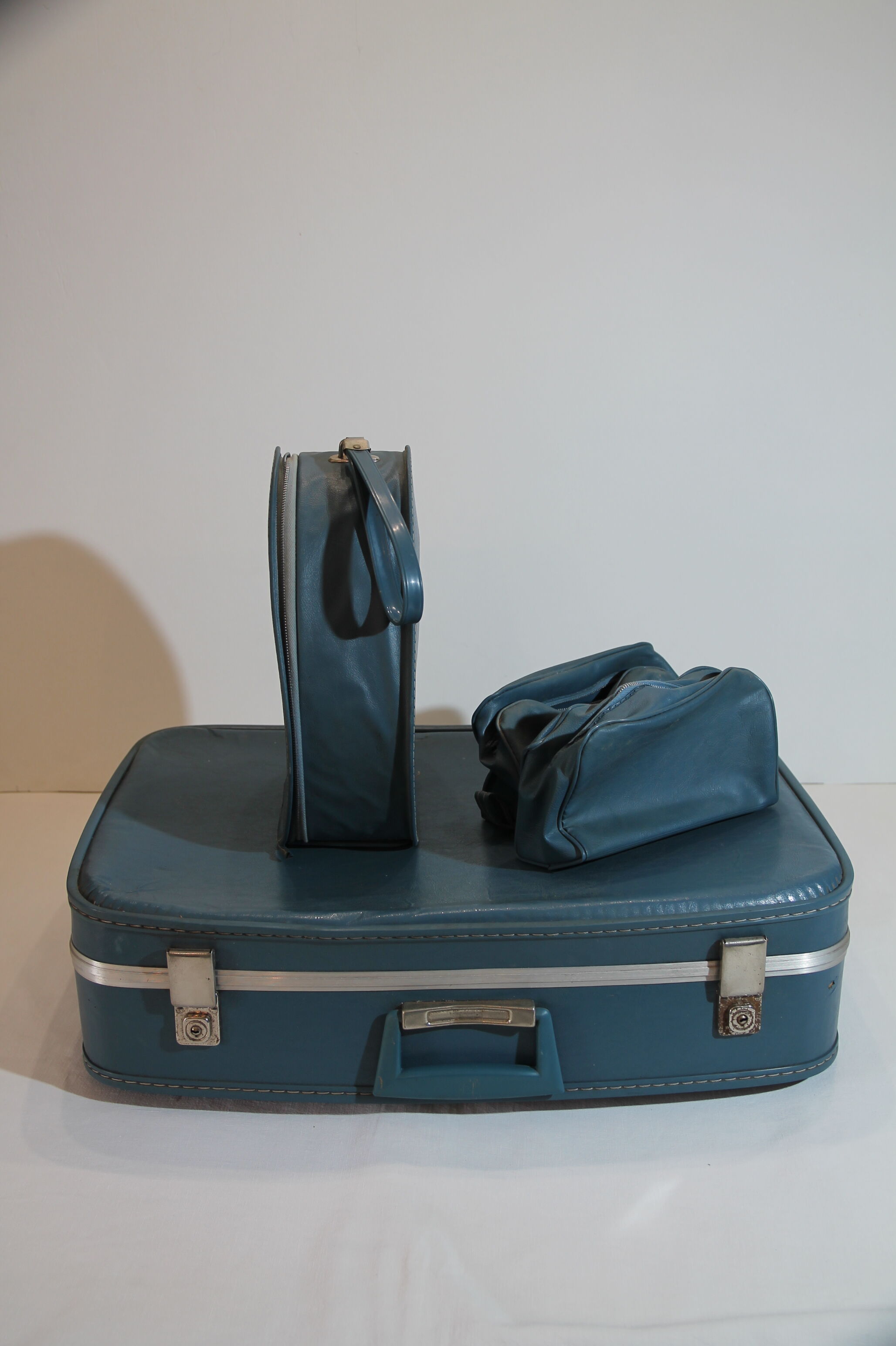 Valise d'hôtesse et sa valise à chapeau