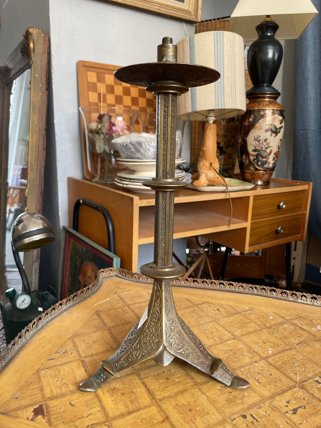 Bronze candle holder