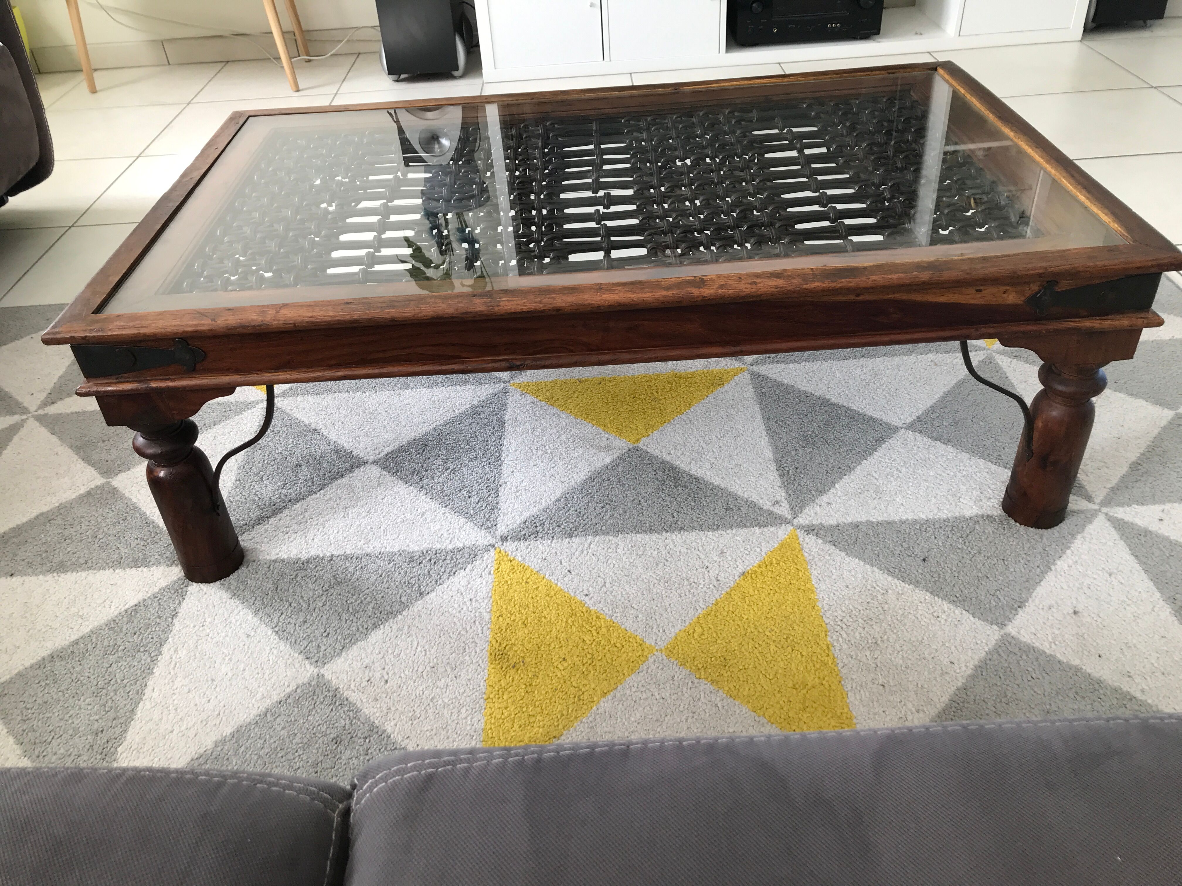Tray coffee table decorated with a wrought iron trellis from 60-70