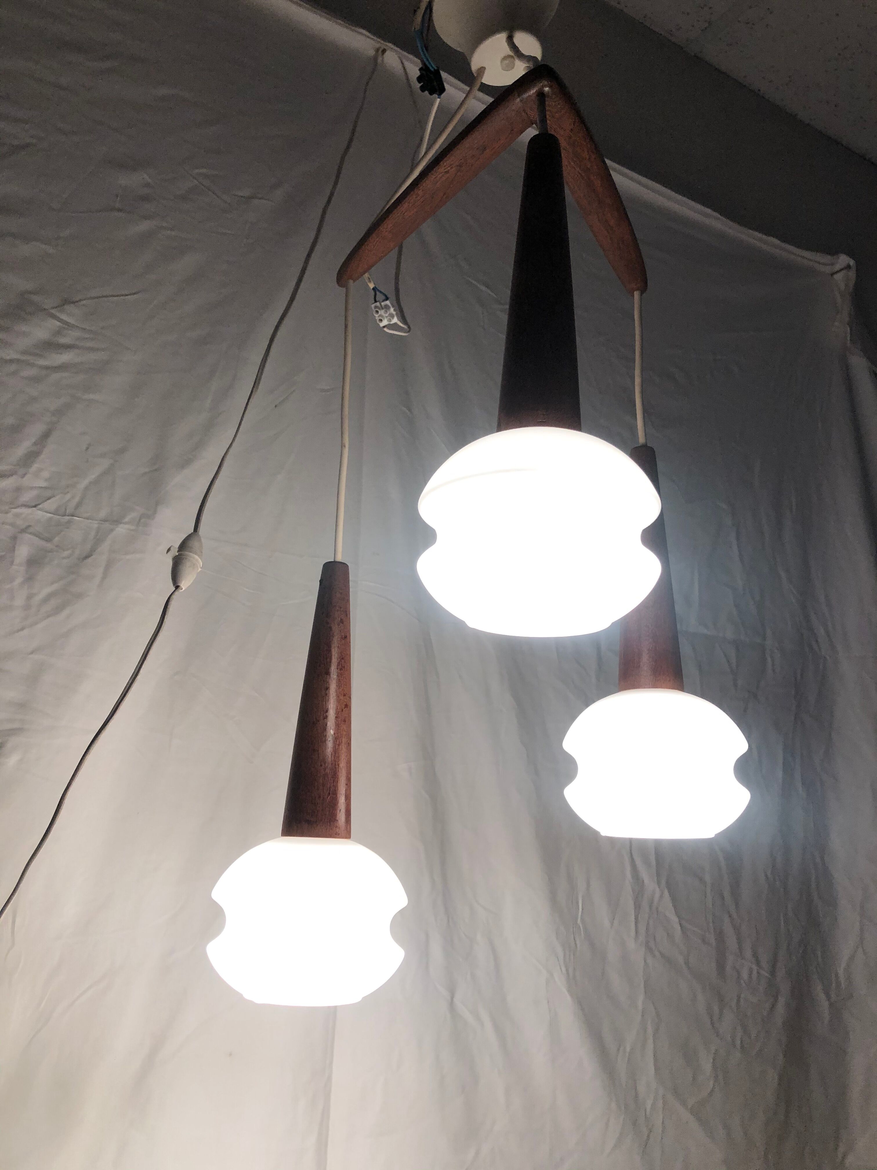 Scandinavian style boomerang suspension of the 60s