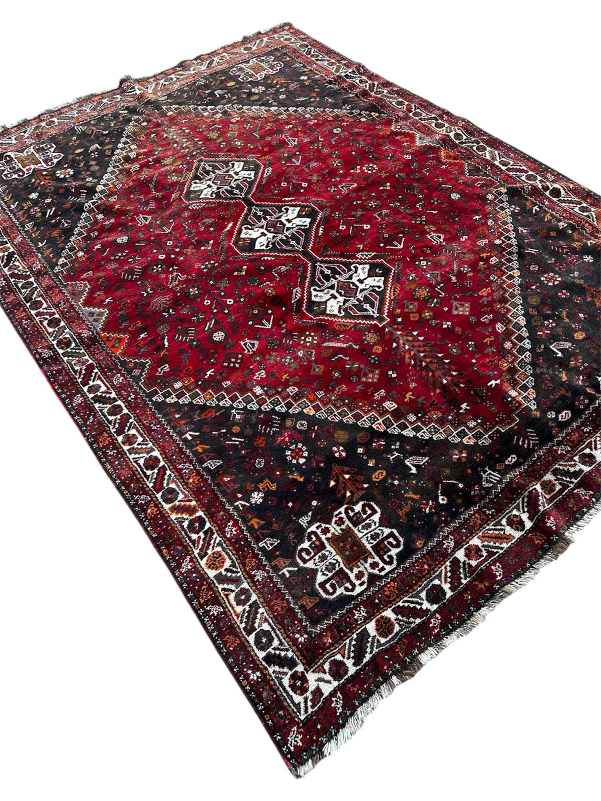 Handmade Gashgai Persian rug 2m x 3m