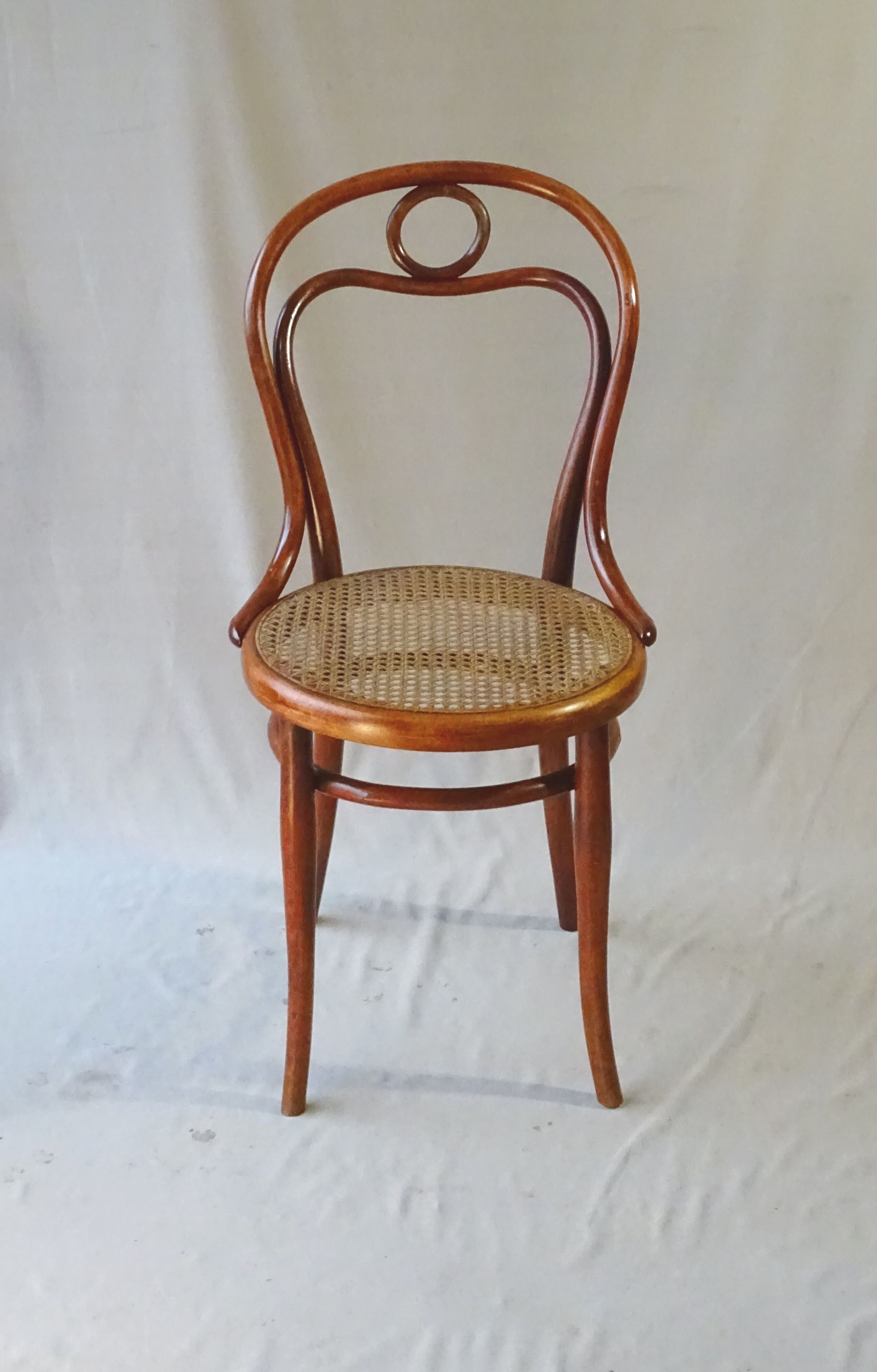 Set of 2 Thonet chairs N°31, 1885, antique cannages