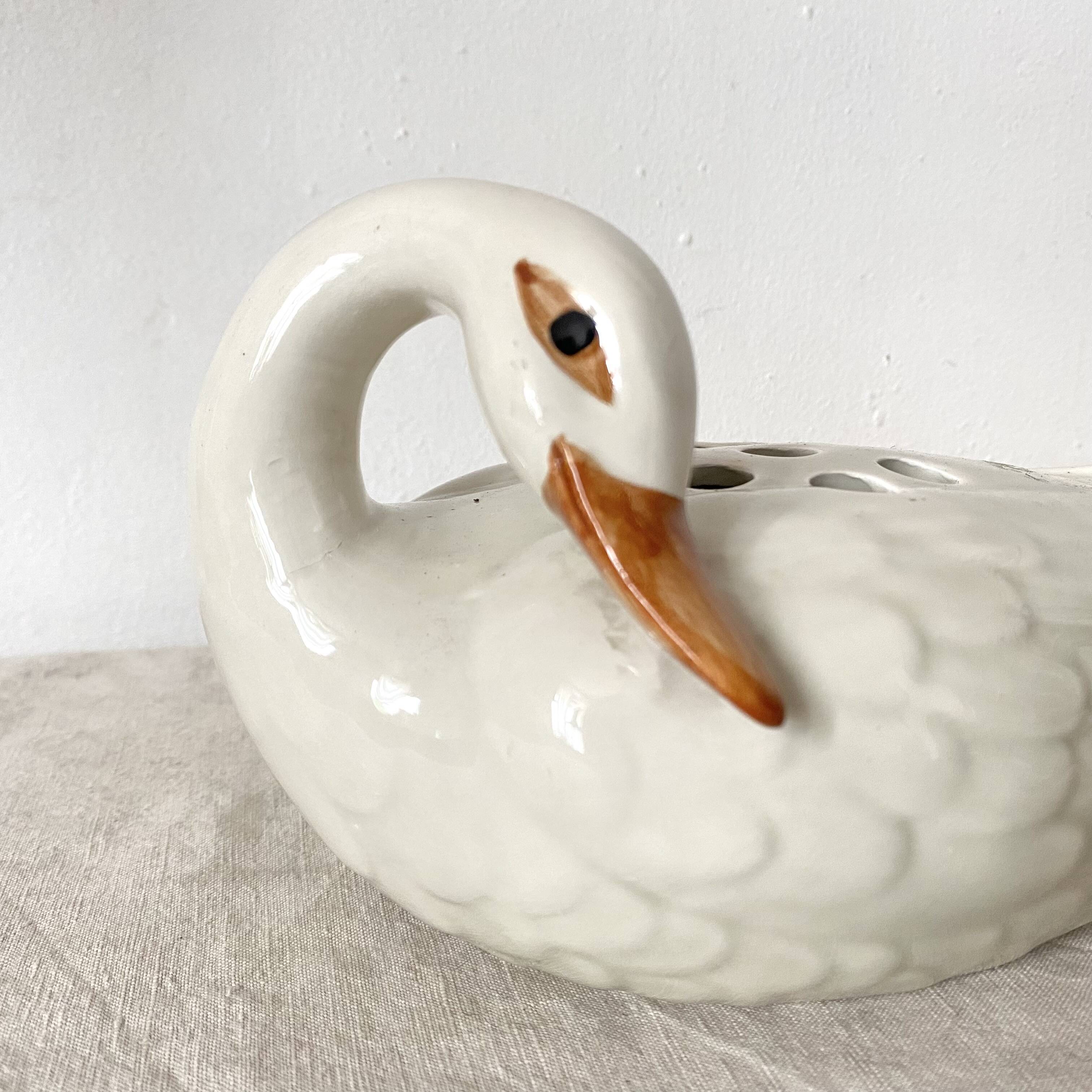 Ceramic duck spades flower