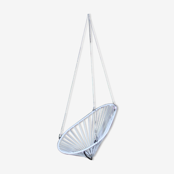 Suspended acapulco chair