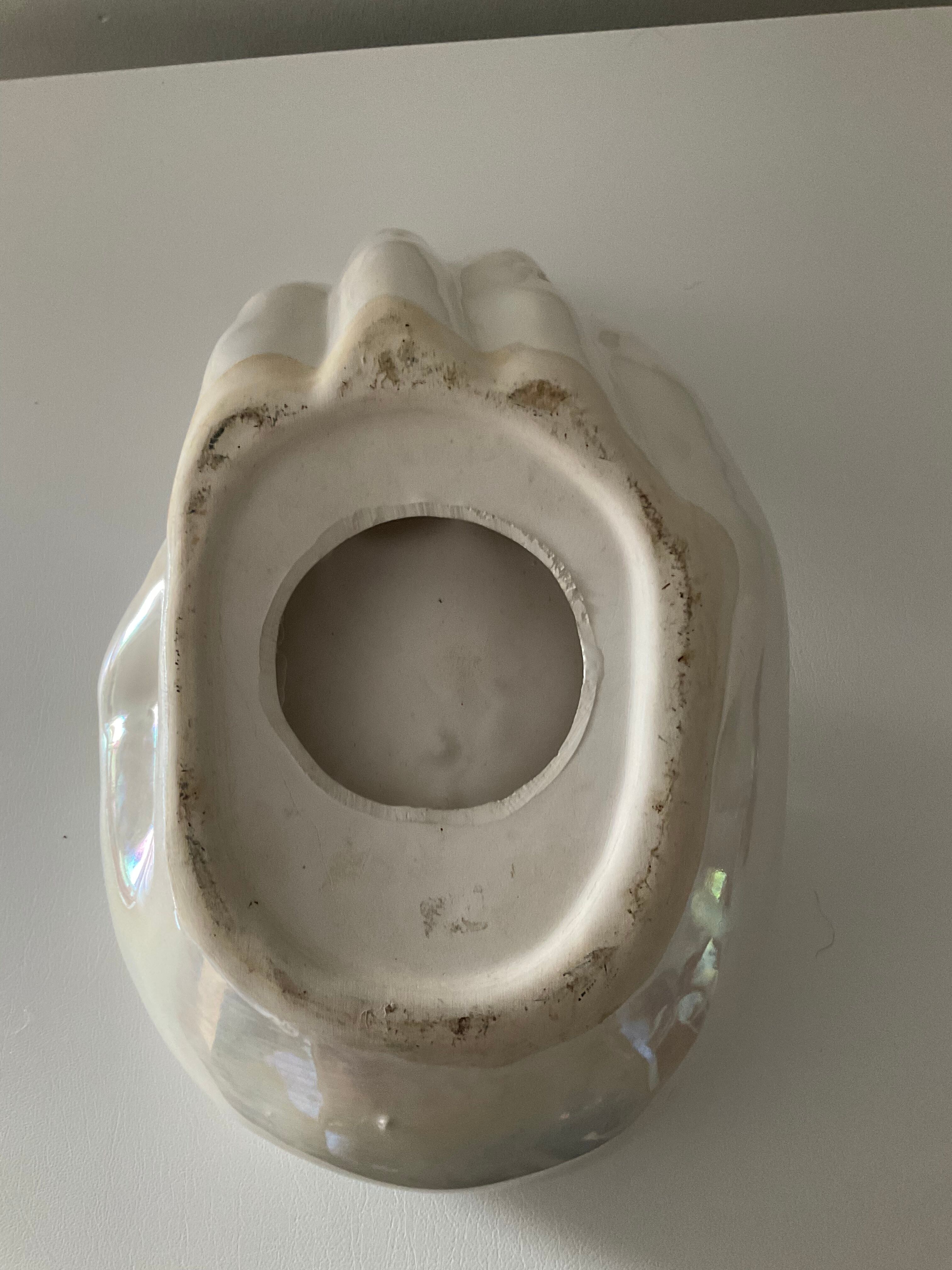 Pocket empty ceramic hand from the 70s