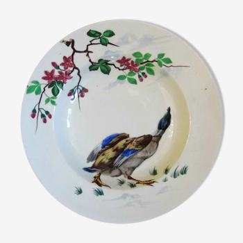 Hollow plate in earthenware of Lunéville, Keller and Guérin, late nineteenth century, duck decoration