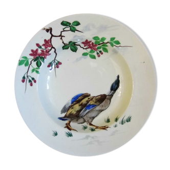 Hollow plate in earthenware of Lunéville, Keller and Guérin, late nineteenth century, duck decoration