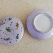 Bonbonnière ancienne en porcelaine
