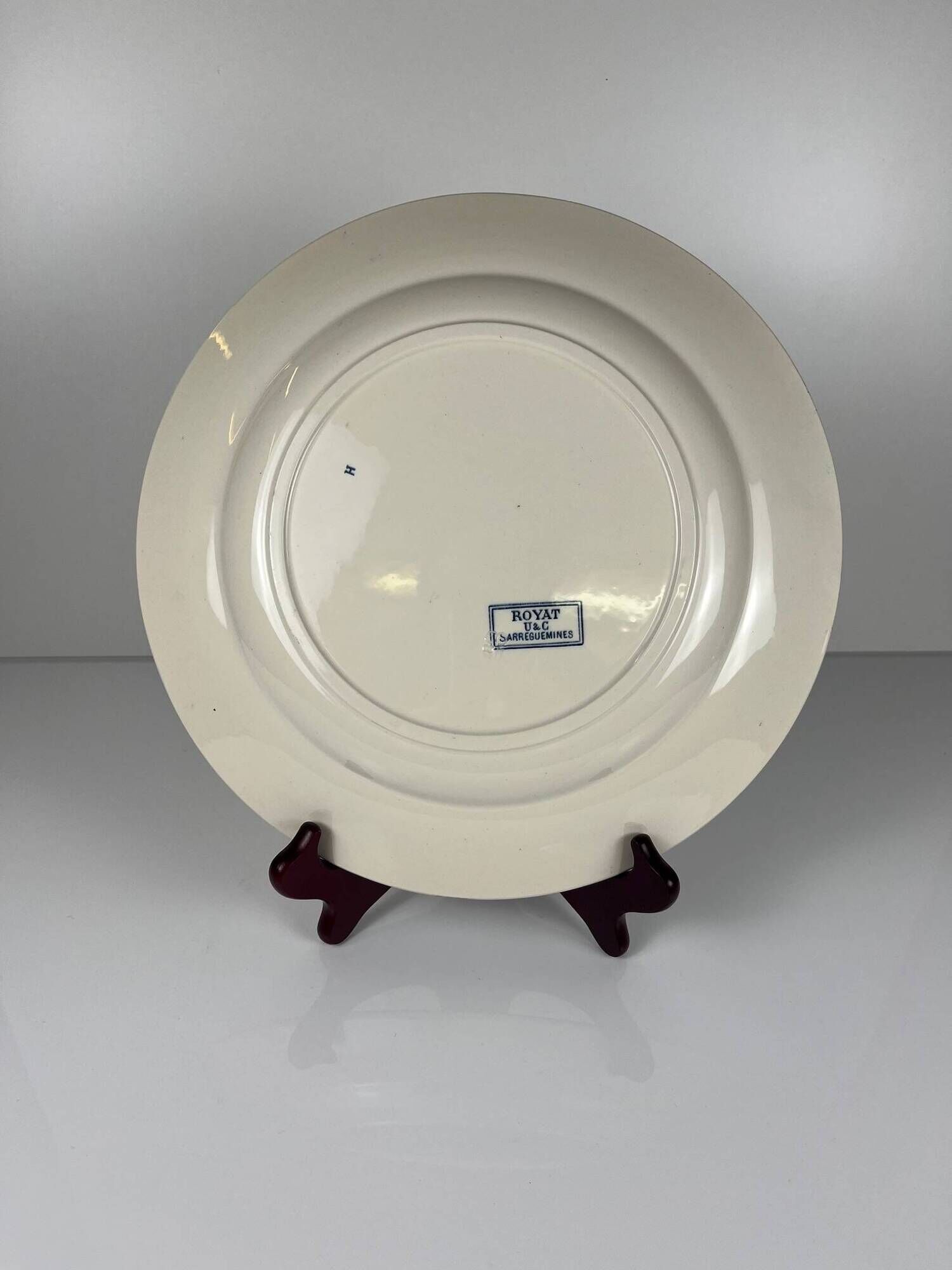 Large round blue "Royat" dish, U&C Sarreguemines, 1879 - 1918.