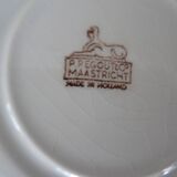 6 dessert plates and 2 blue cups P.Regout Maastricht Holland