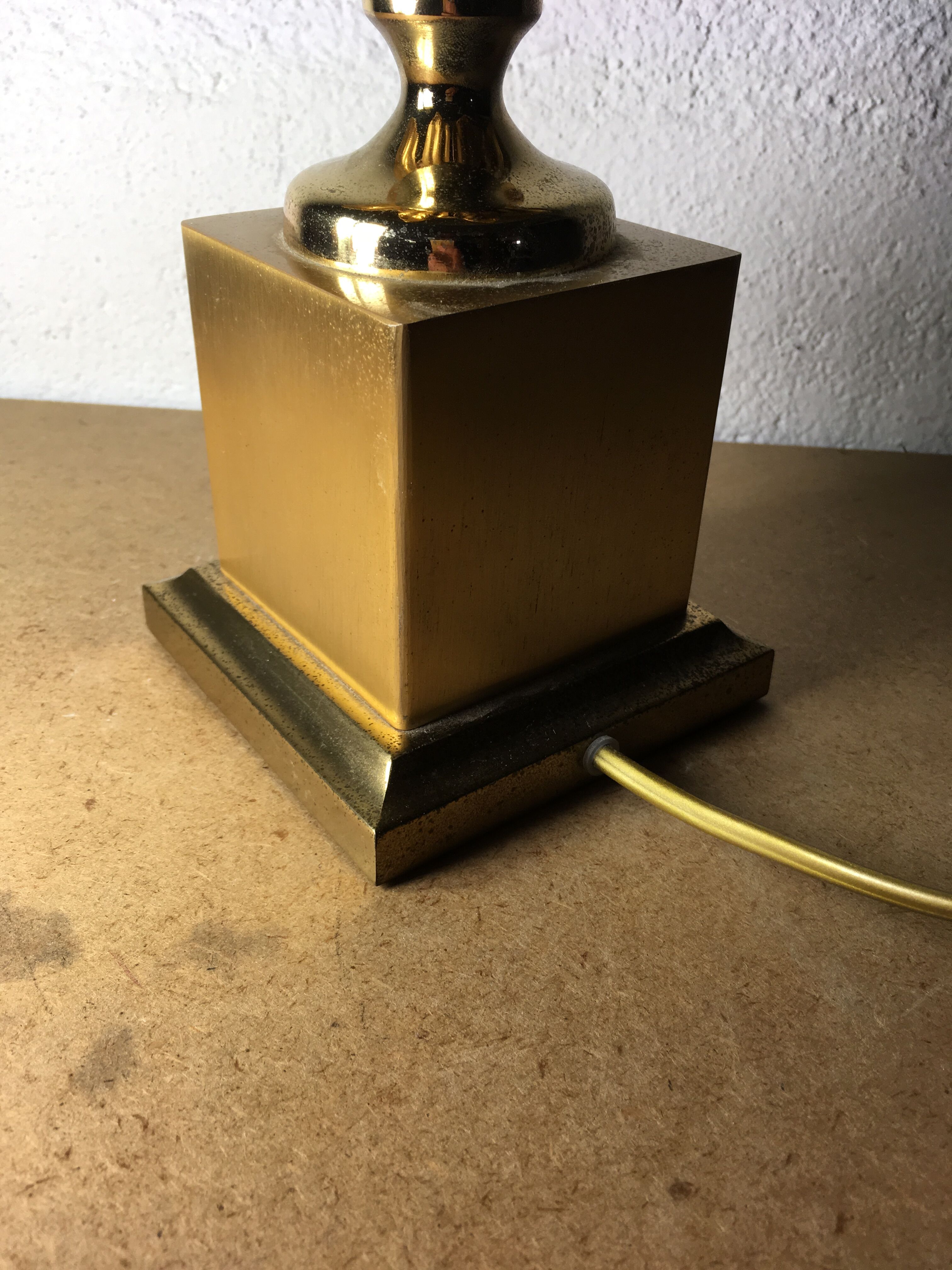 Vintage corn cob lamp