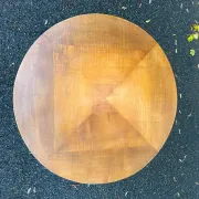 Vintage round coffee table Art Deco style — Light wood & saber legs 1940