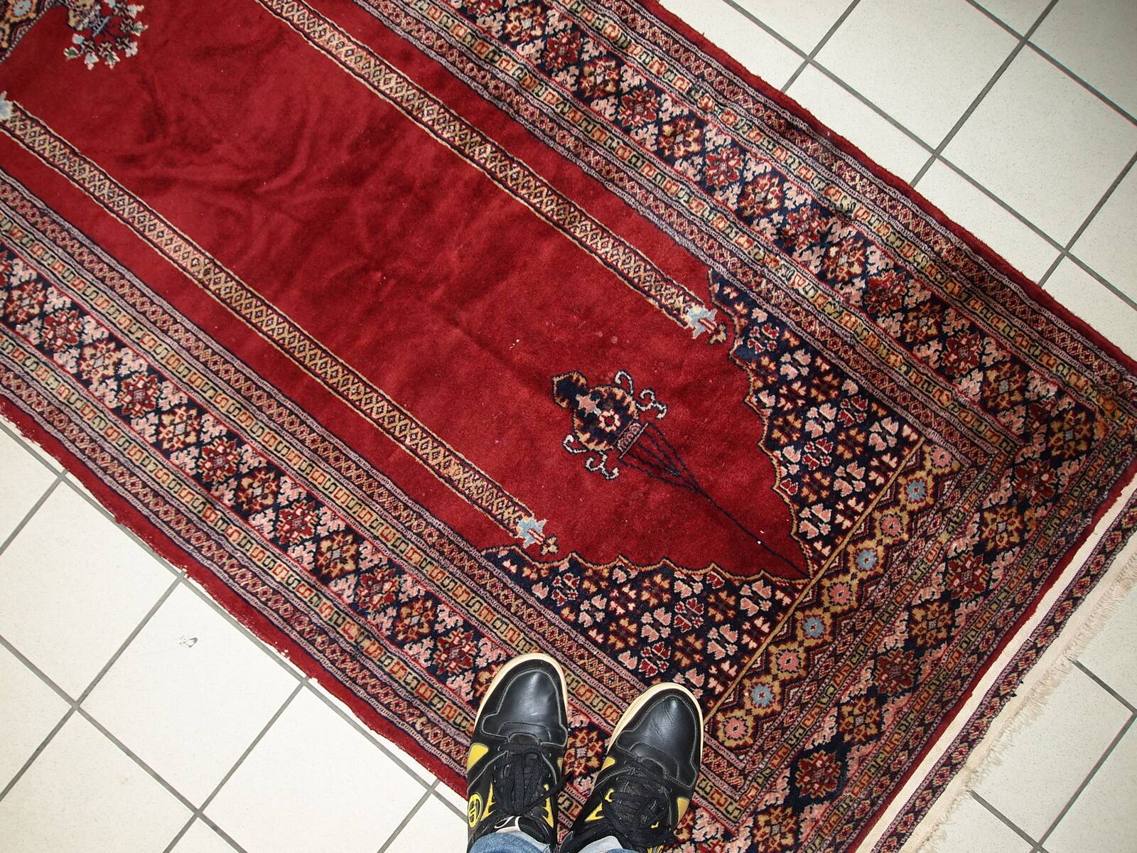 Tapis Vintage Bukhara en Laine, Années 1960, Éclat et Tradition