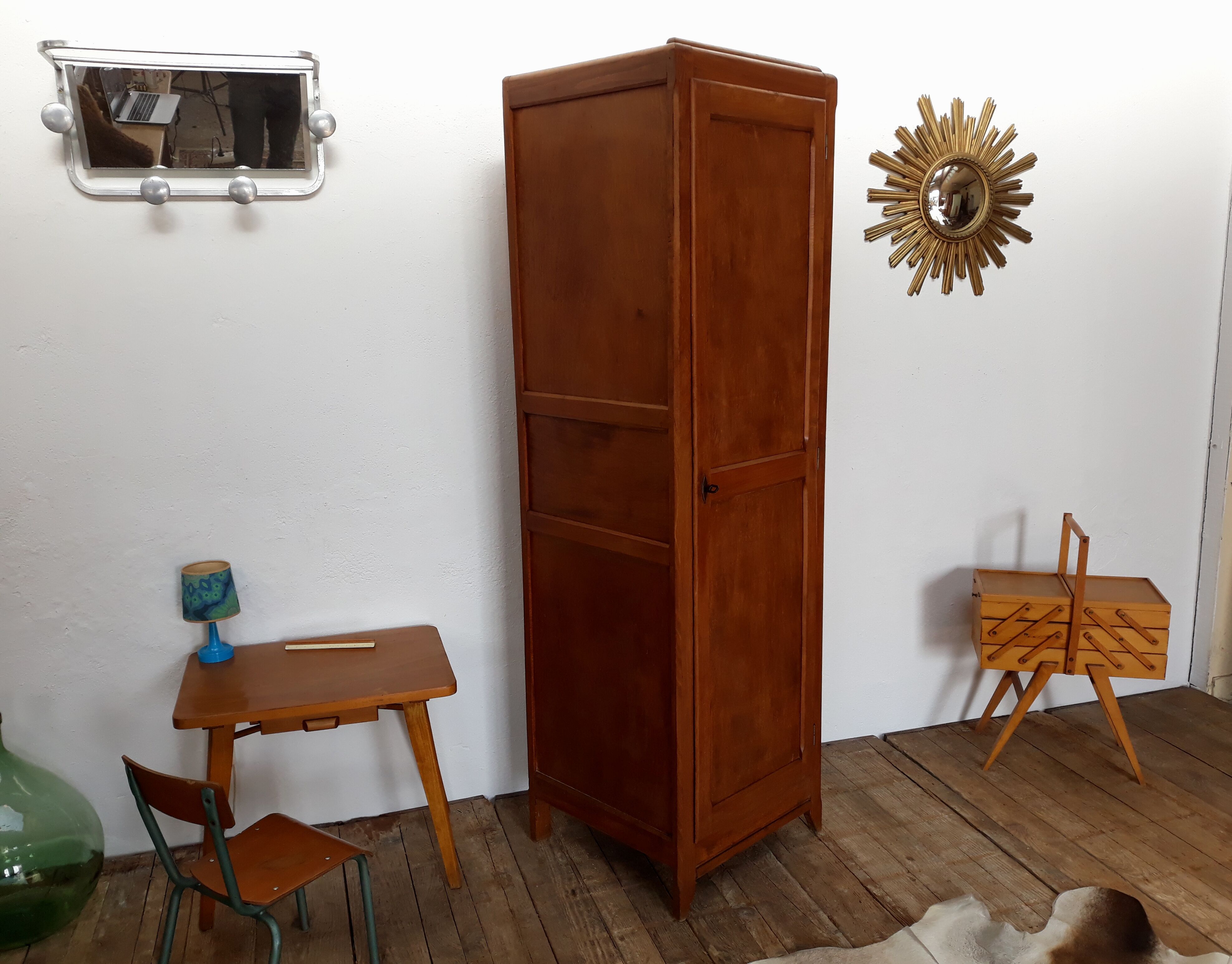 Armoire parisienne vestiaire vintage