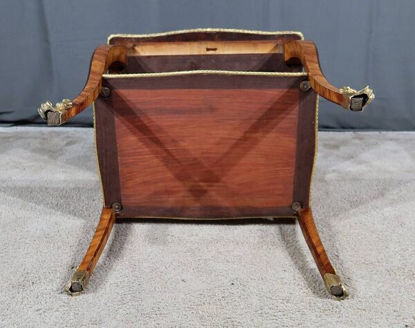 Petite table de salon en bois précieux, style louis xv – 1re partie xixe