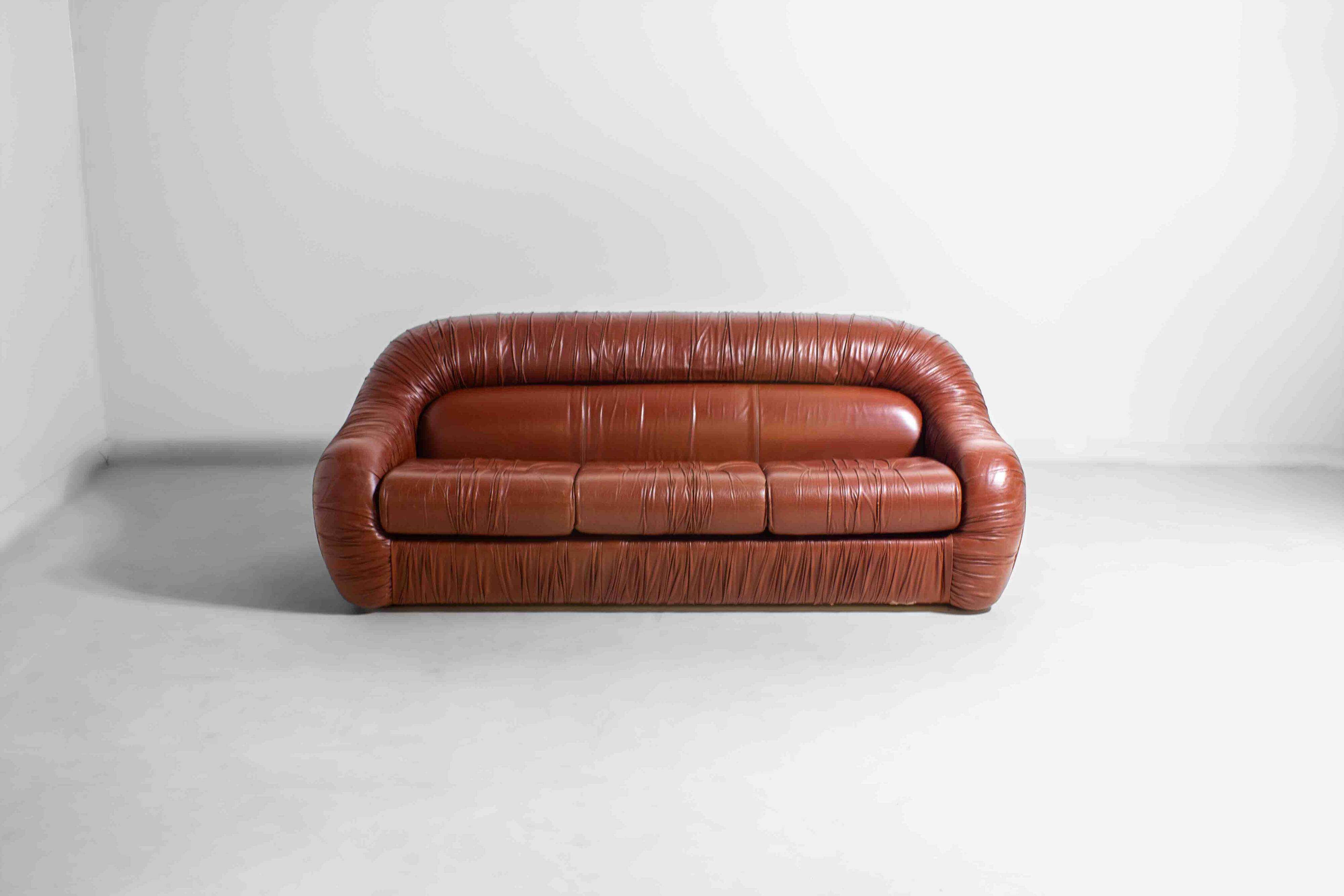 Rare "Capriccio" sofa in scrunched leather by Eurosalotto, 1970s